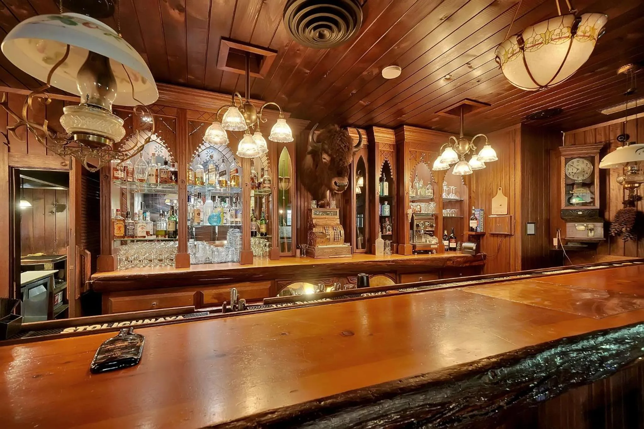 Lounge or bar in Narrow Gauge Inn