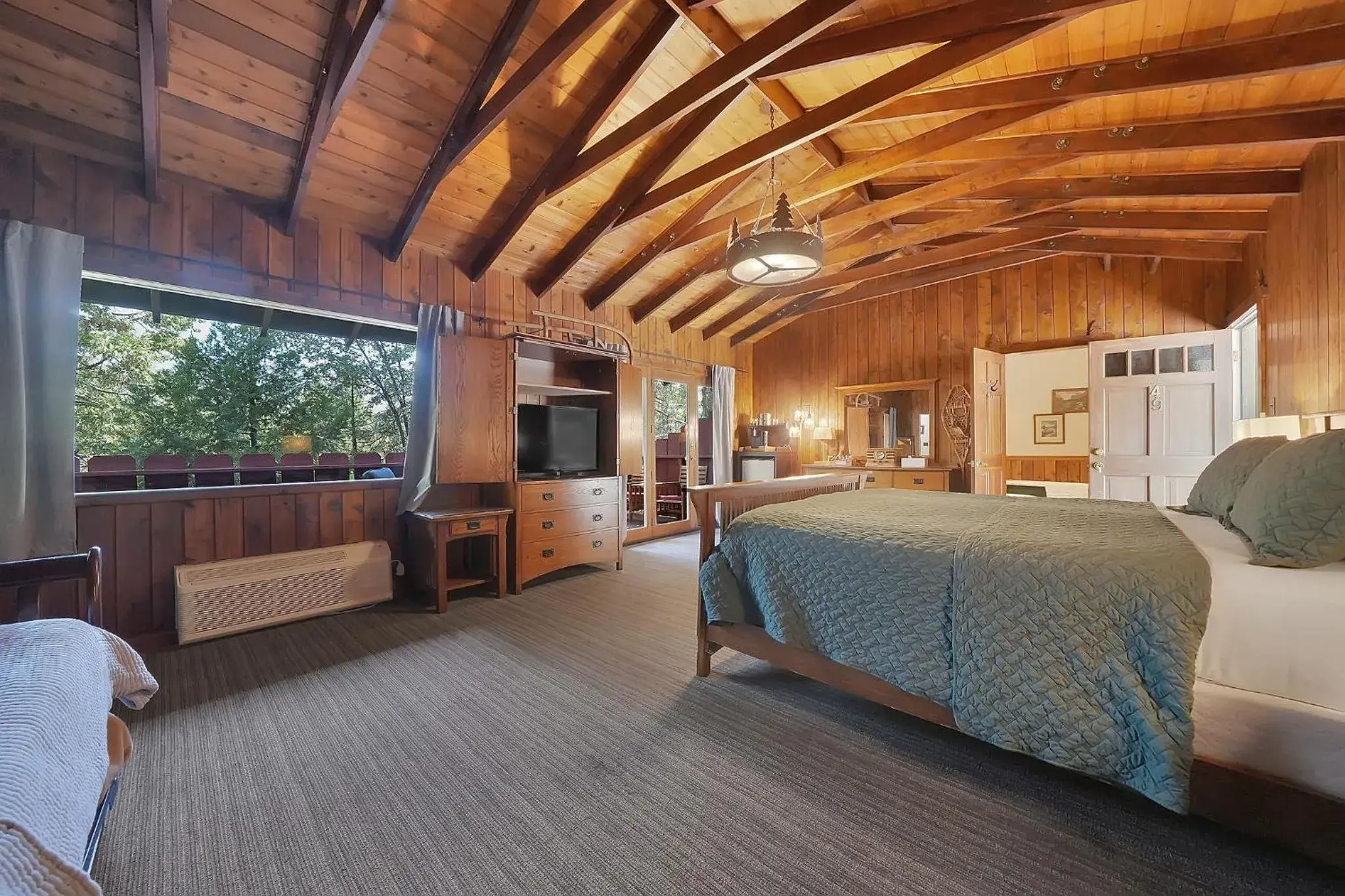 King Suite in Narrow Gauge Inn King Suite in Narrow Gauge Inn