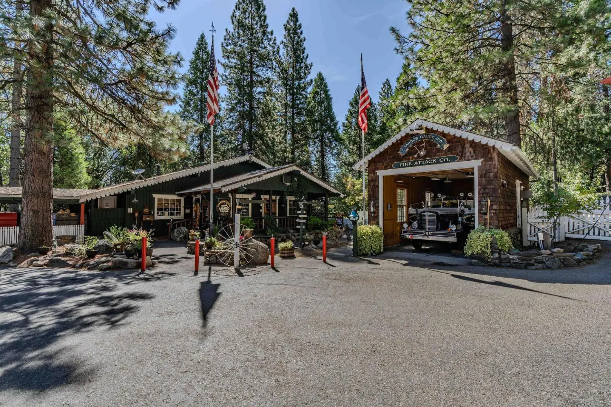 Property building in Narrow Gauge Inn Property building in Narrow Gauge Inn