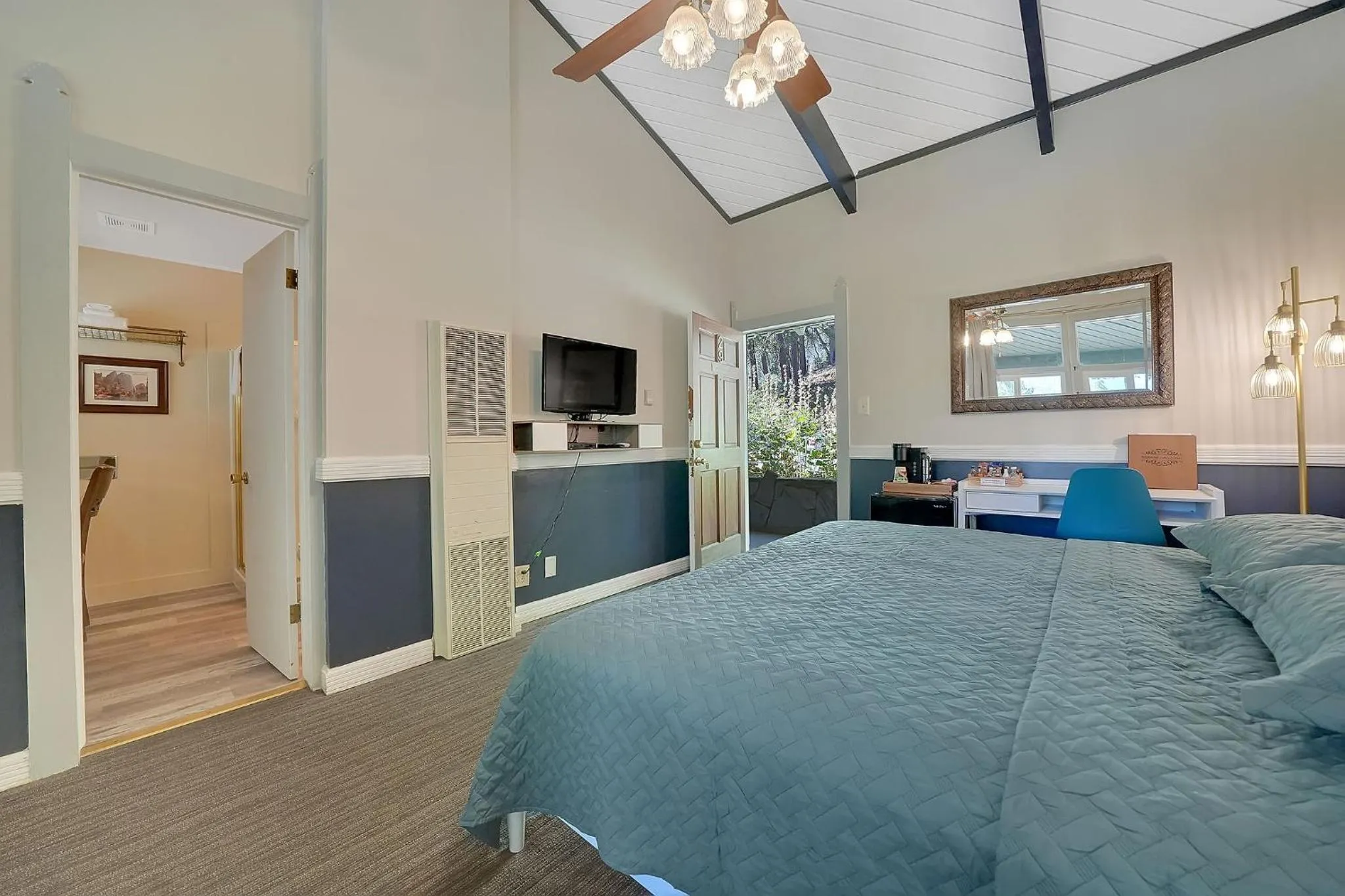 Bed in Narrow Gauge Inn