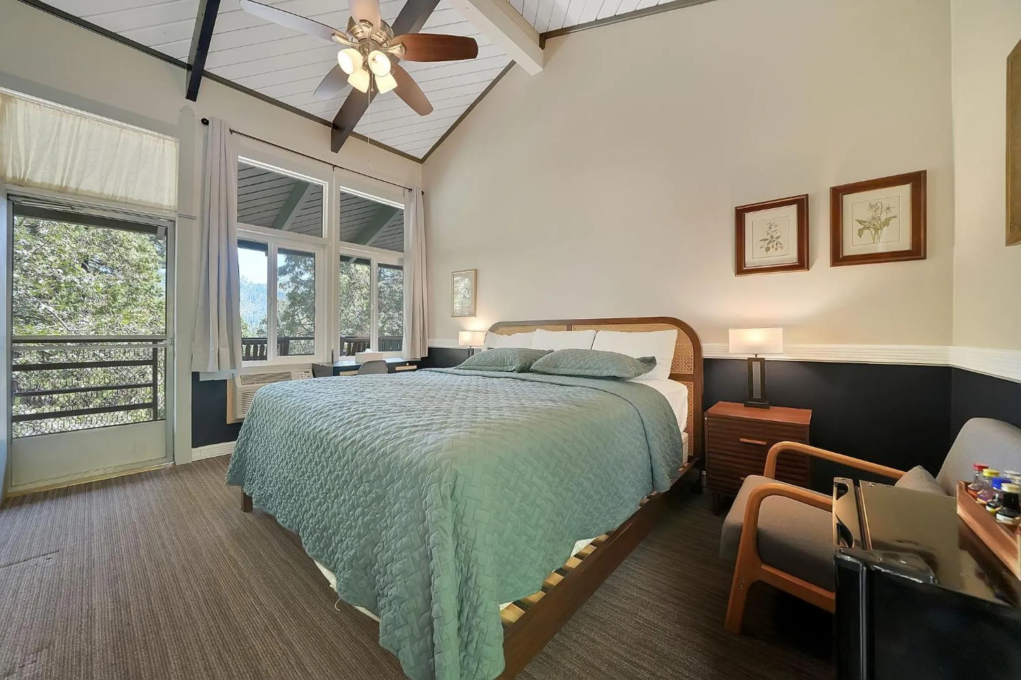 Bed in Narrow Gauge Inn