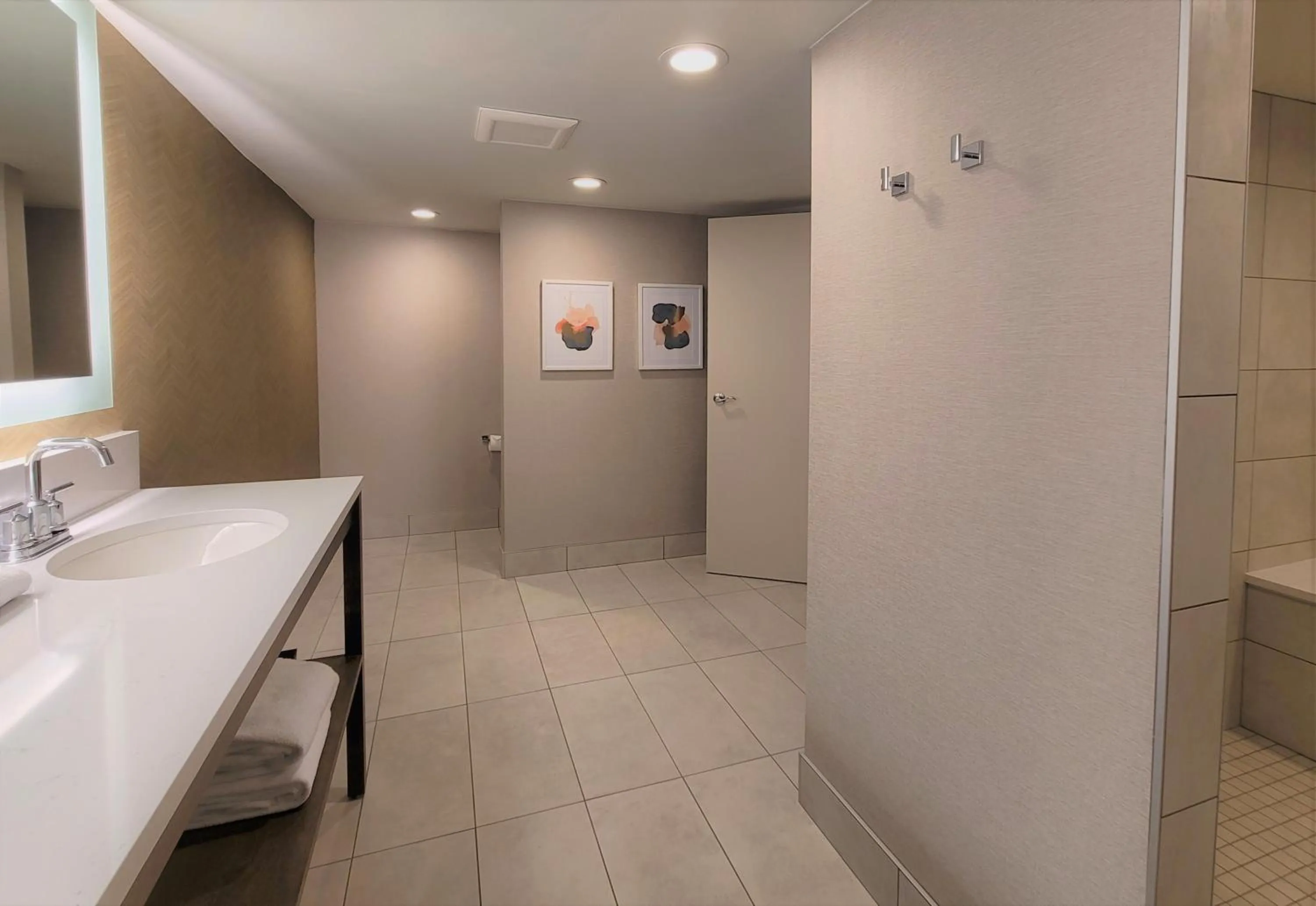 Bathroom in Riverside Hotel, BW Premier Collection