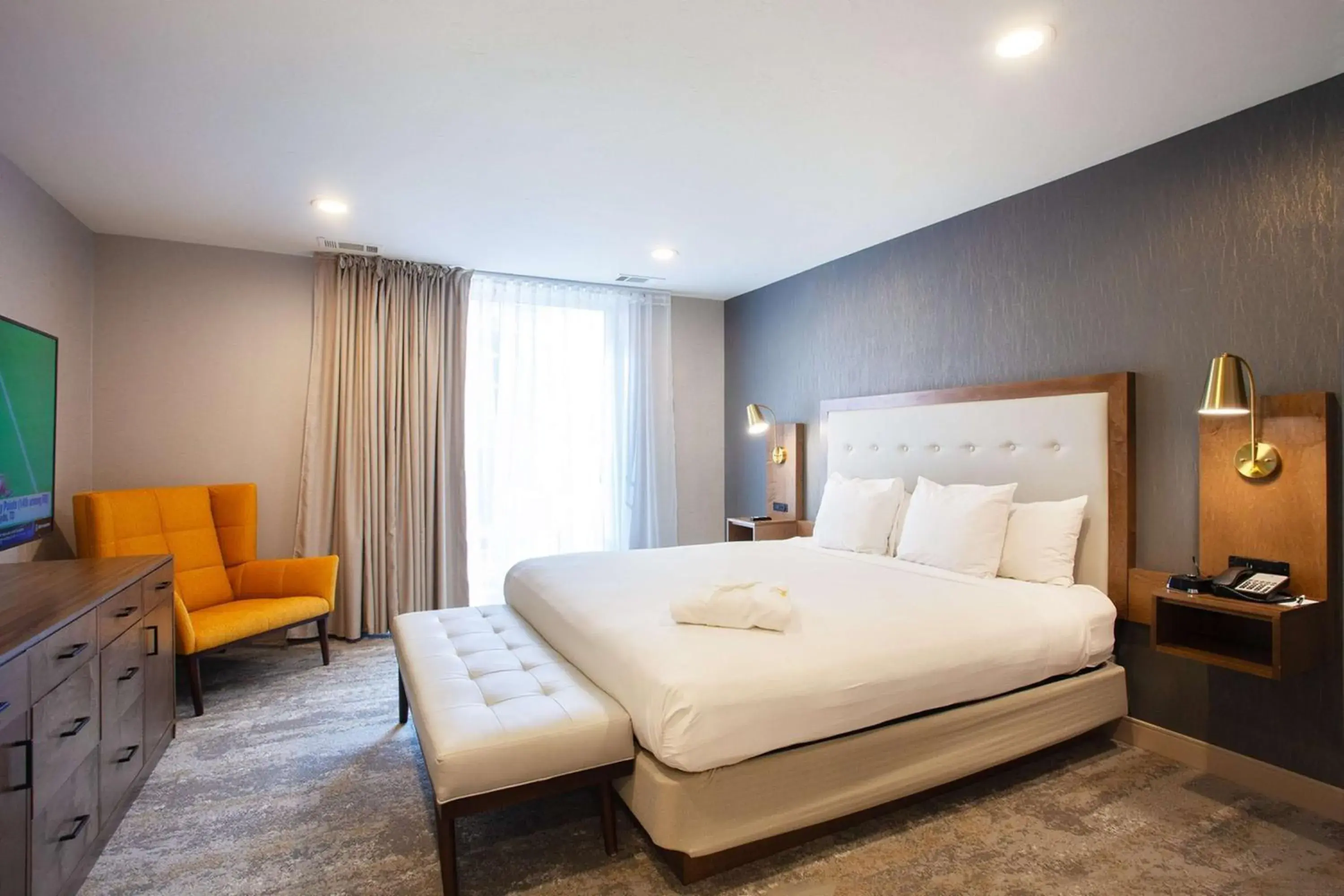 Photo of the whole room, Bed in Riverside Hotel, BW Premier Collection Photo of the whole room, Bed in Riverside Hotel, BW Premier Collection