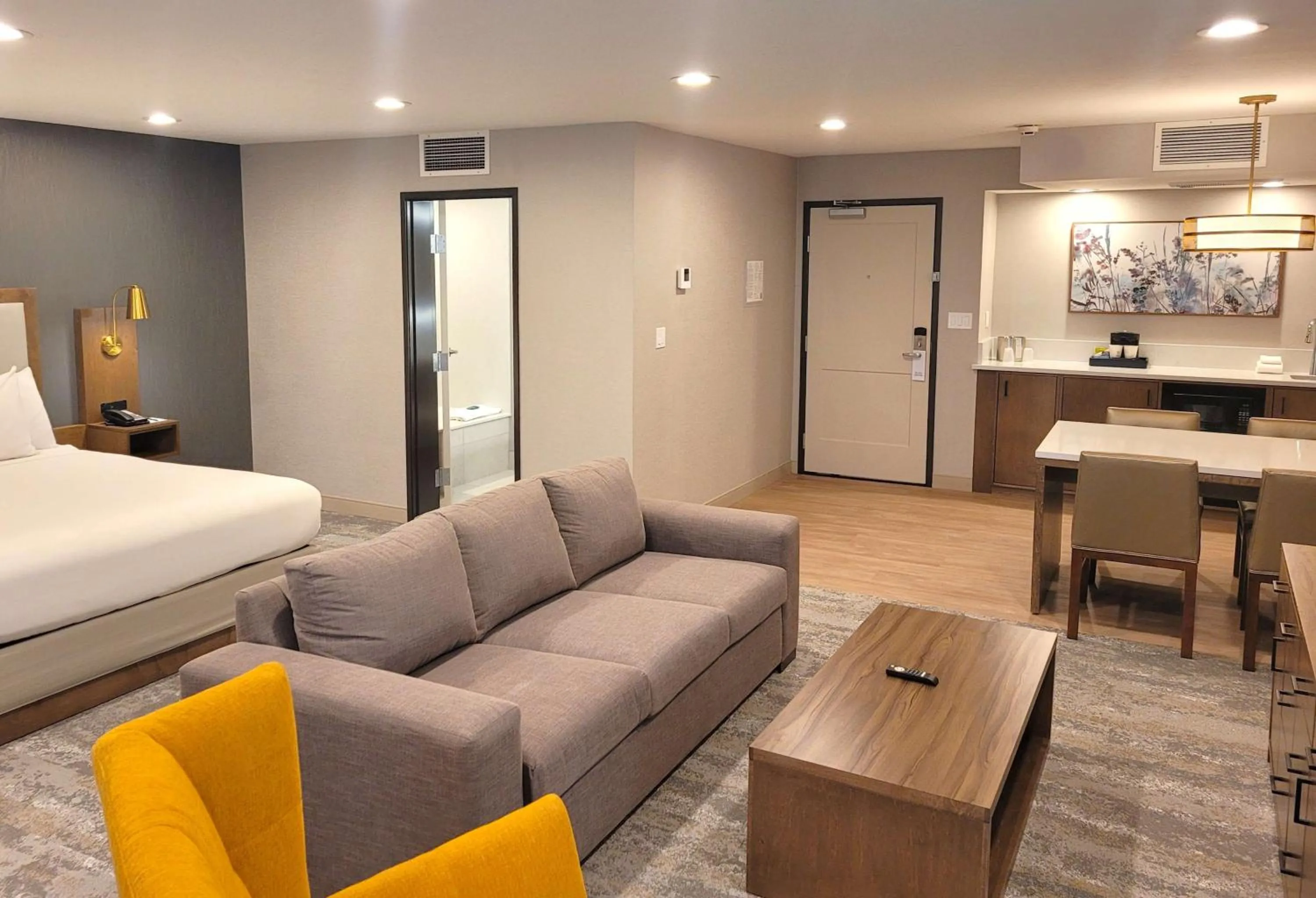 Photo of the whole room in Riverside Hotel, BW Premier Collection