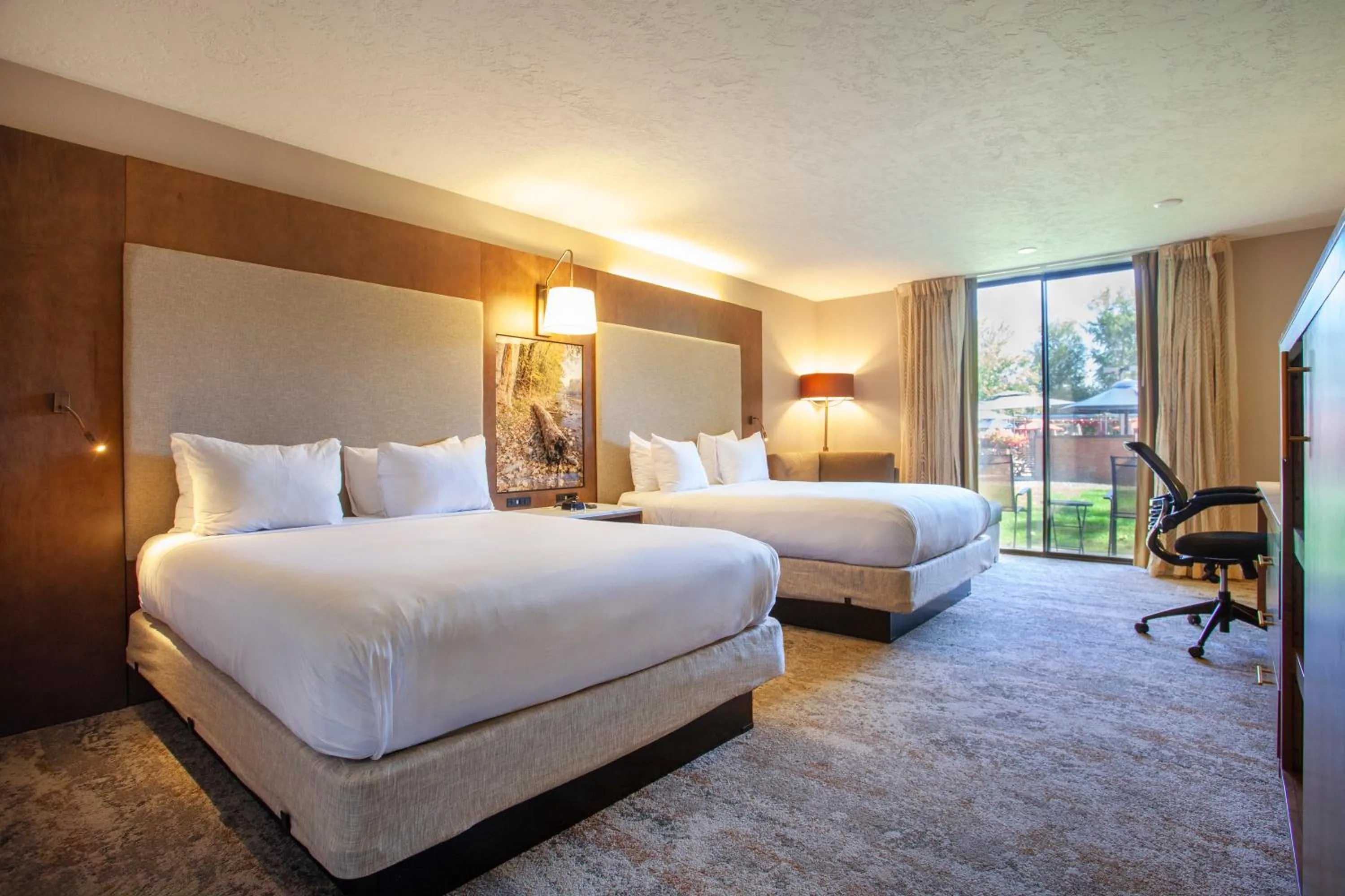 View (from property/room), Bed in Riverside Hotel, BW Premier Collection