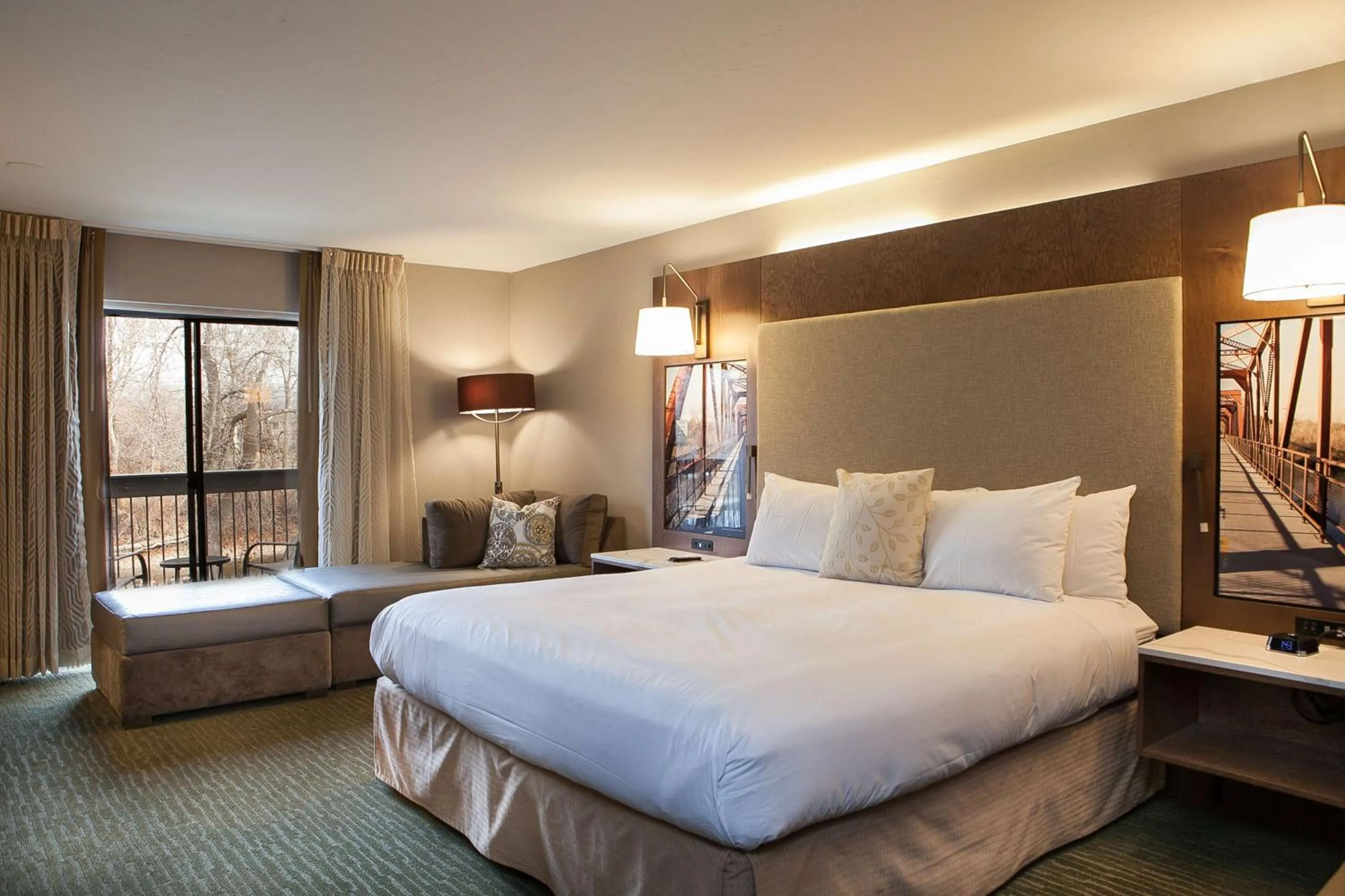 Bedroom, Bed in Riverside Hotel, BW Premier Collection