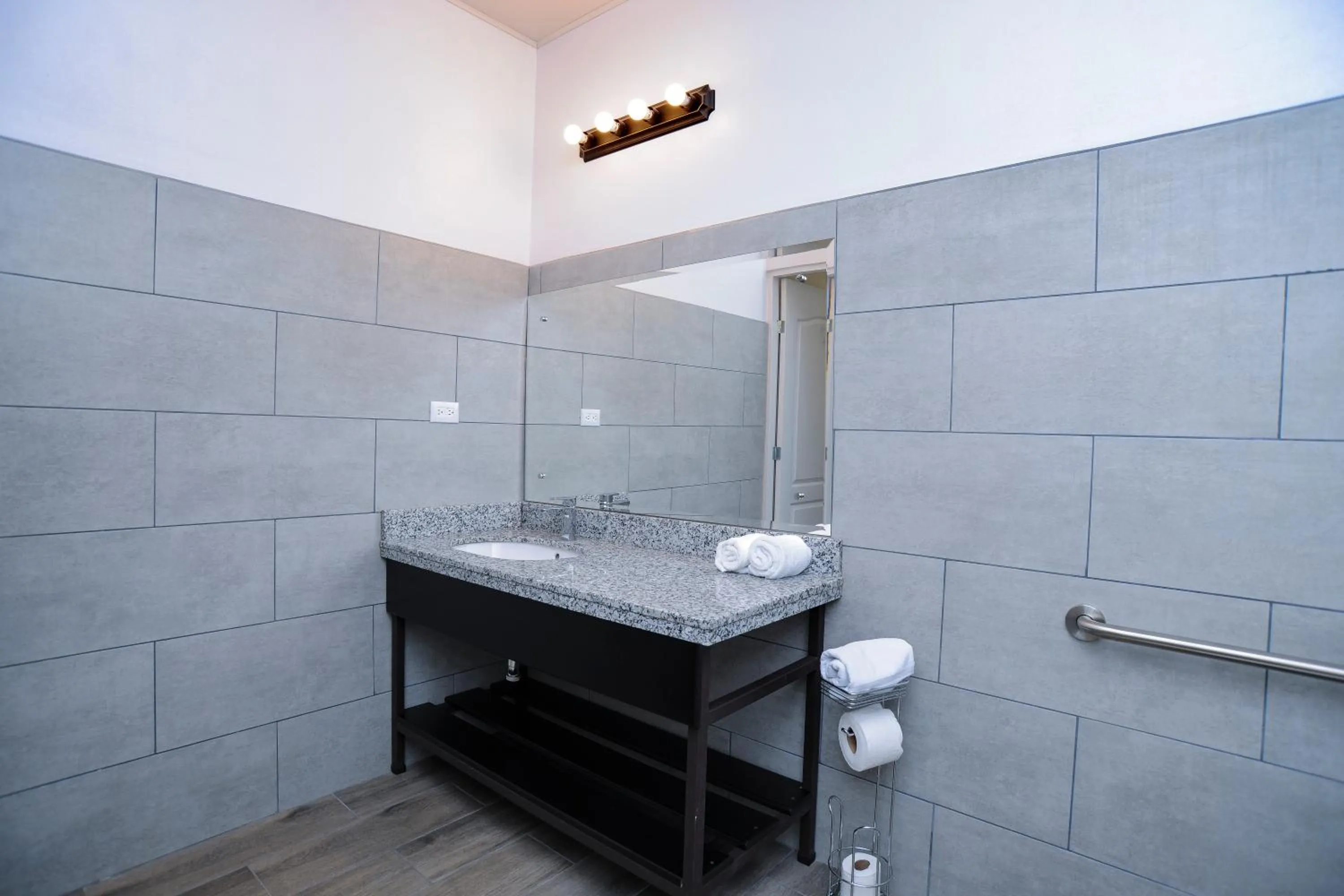 Bathroom in Hotel Robledal