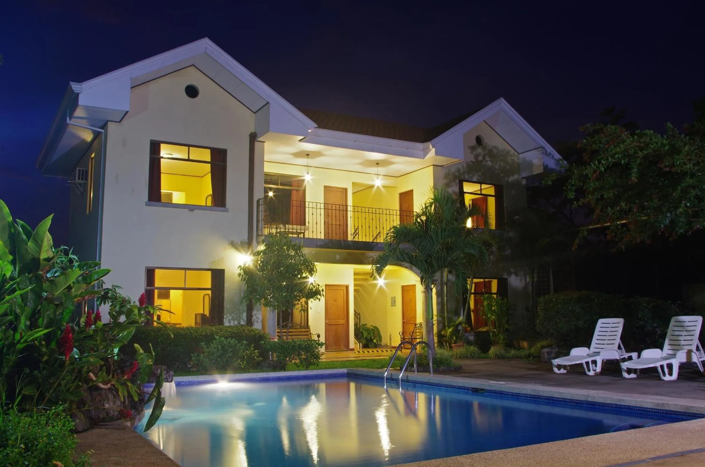 Facade/entrance in Hotel Robledal