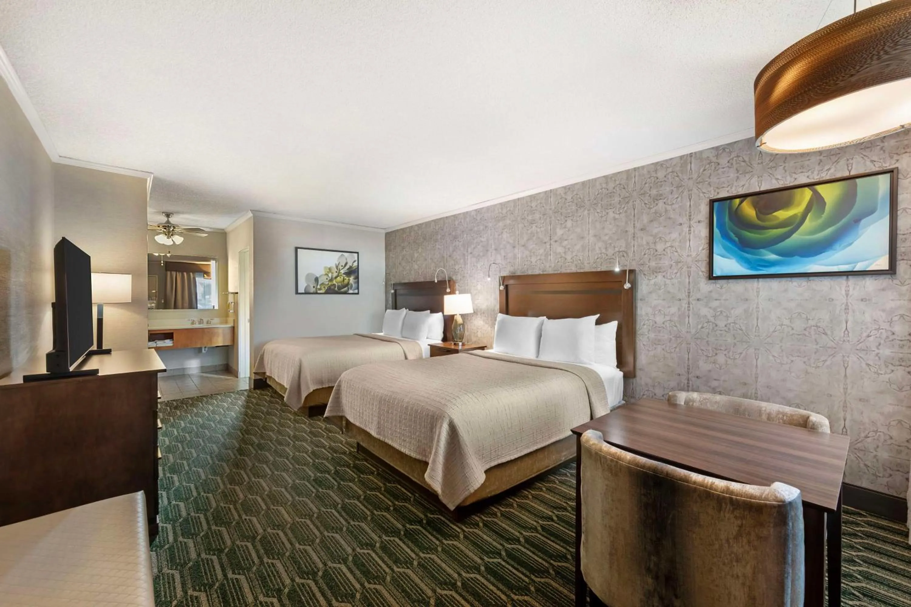 Bedroom, Bed in Best Western Plus Black Oak