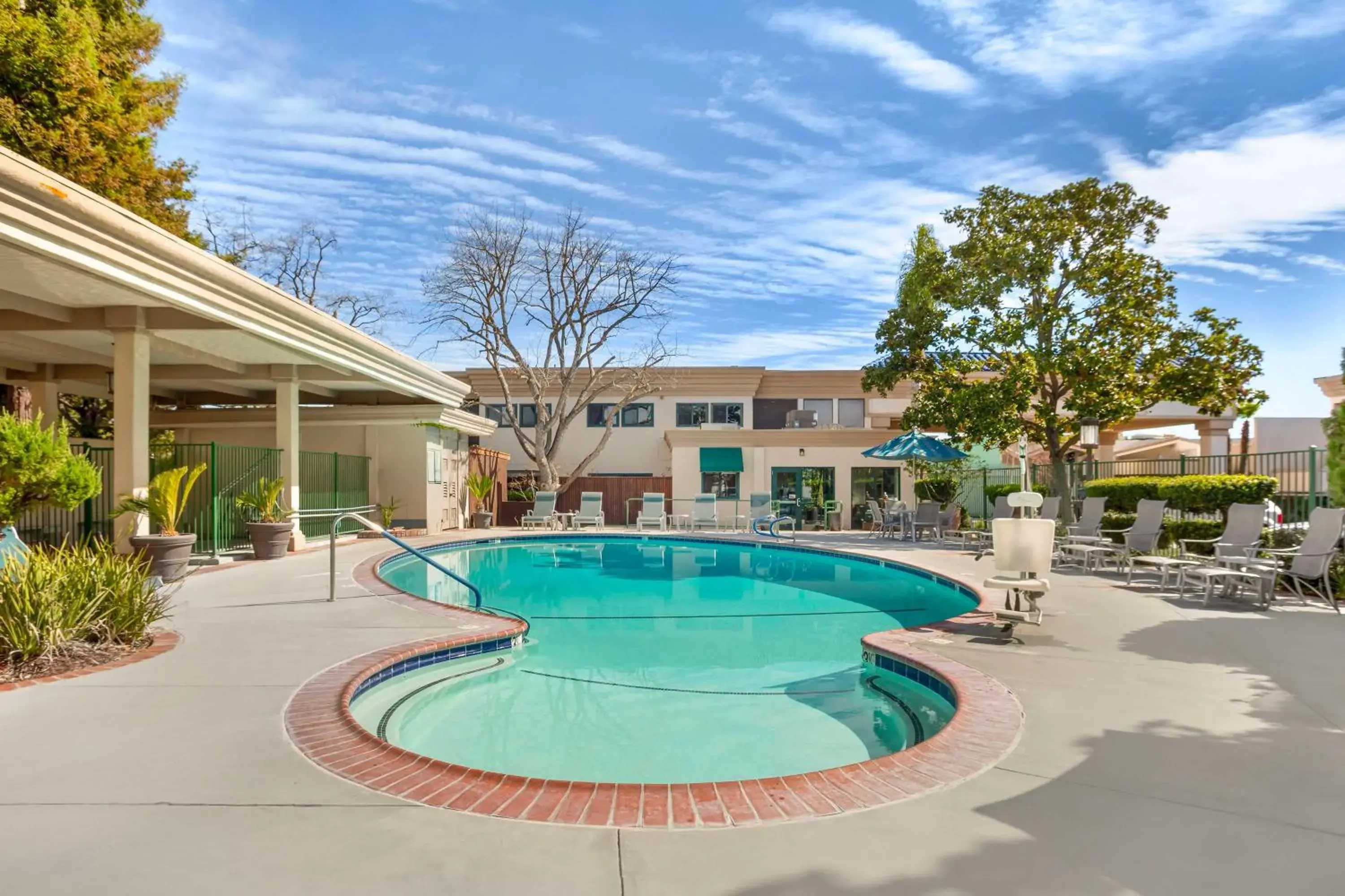 Pool view in Best Western Plus Black Oak Pool view in Best Western Plus Black Oak