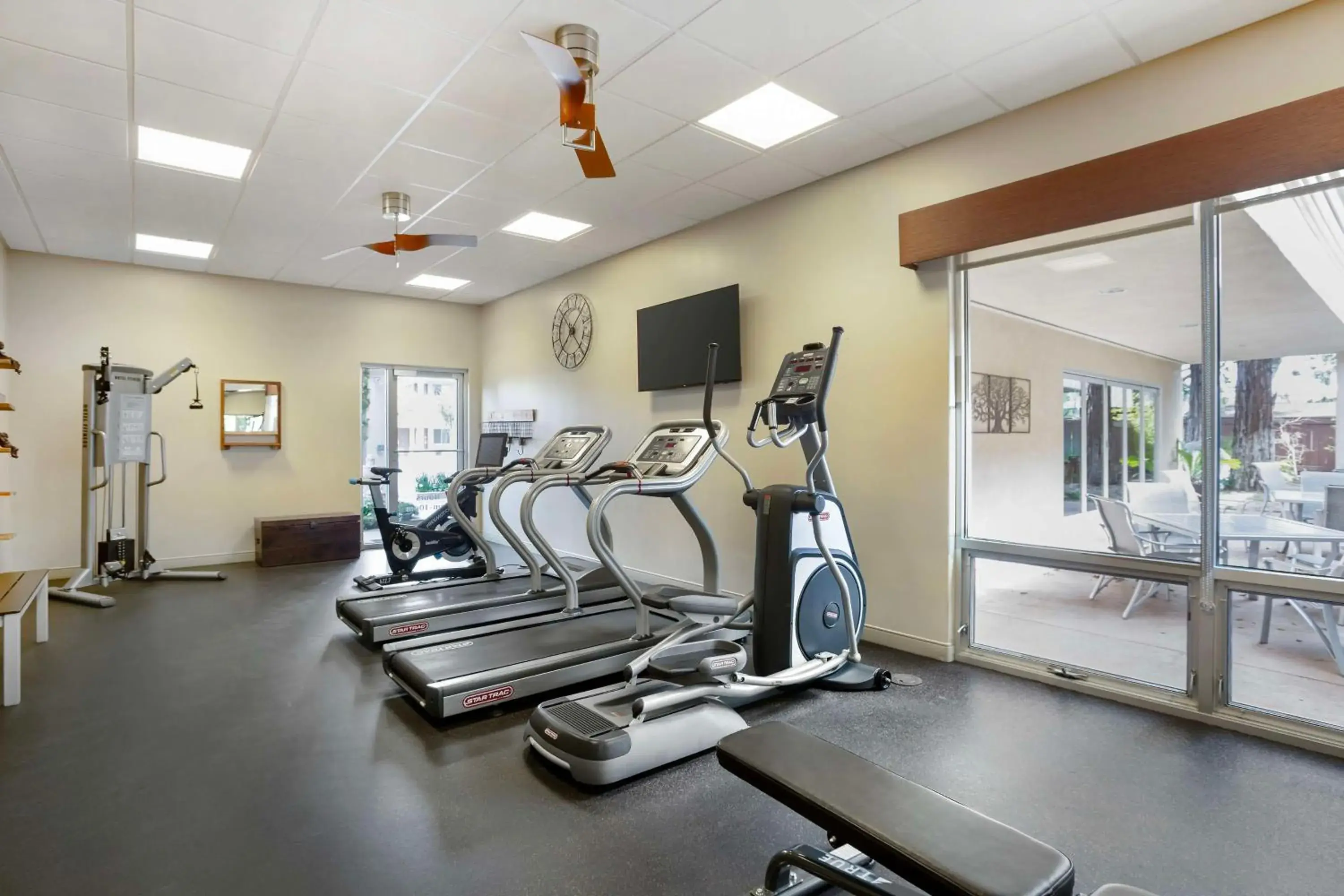 Fitness centre/facilities in Best Western Plus Black Oak Fitness centre/facilities in Best Western Plus Black Oak