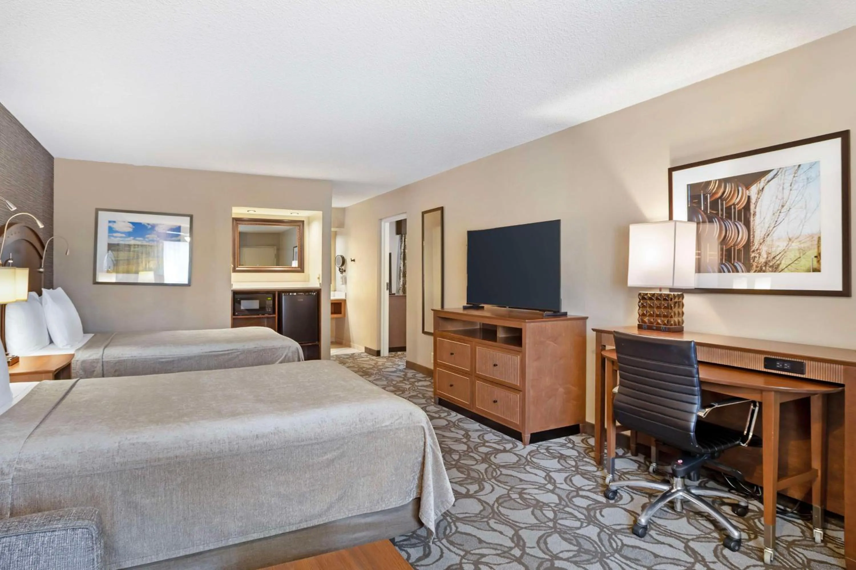 Bedroom, Bed in Best Western Plus Black Oak