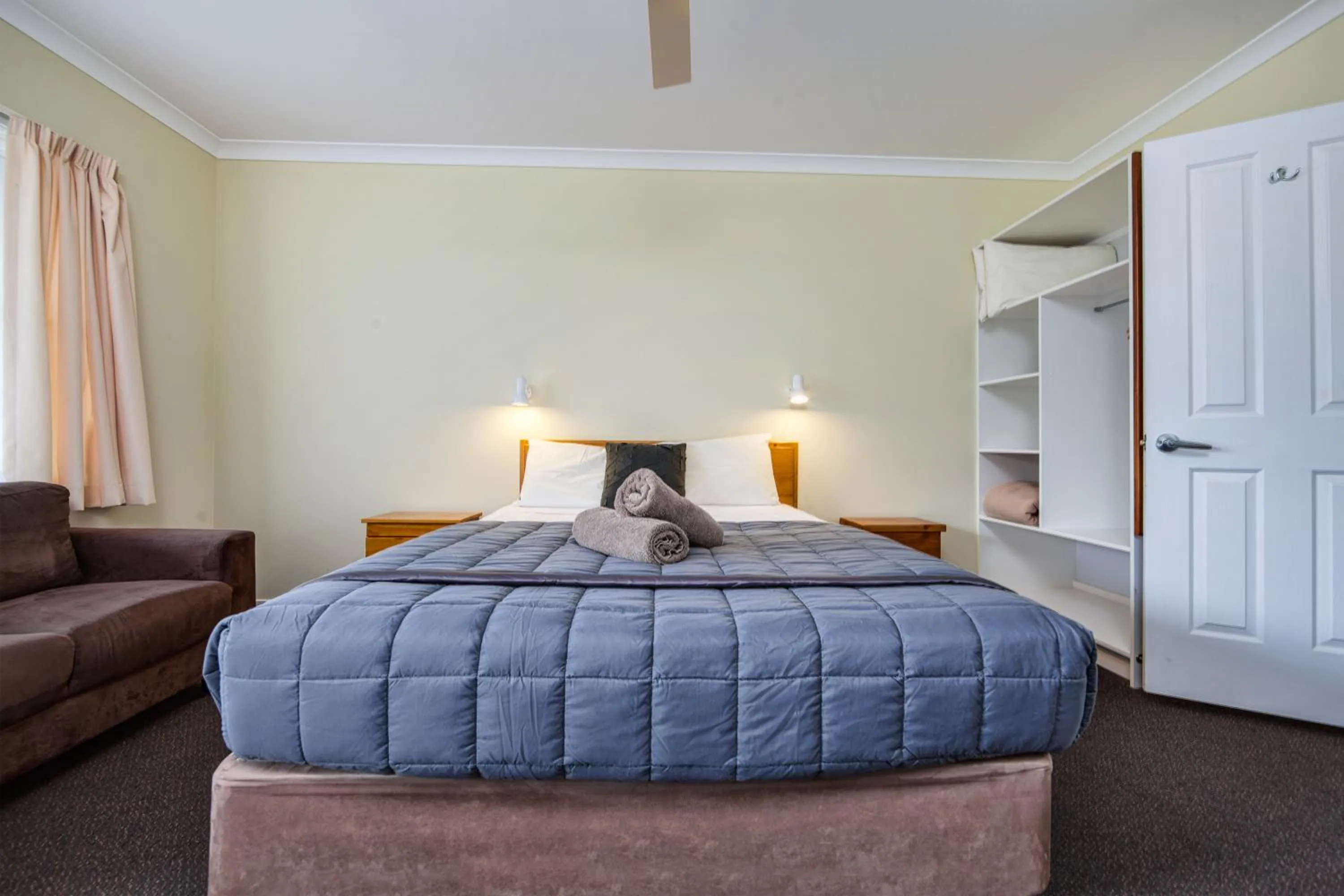 Bed in Wintersun Gardens Motel