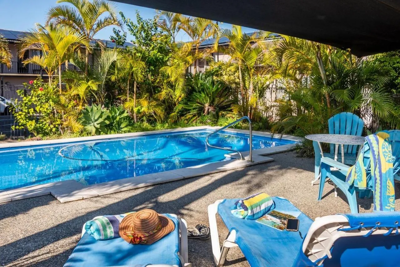 Swimming pool in Pigeon House Motor Inn