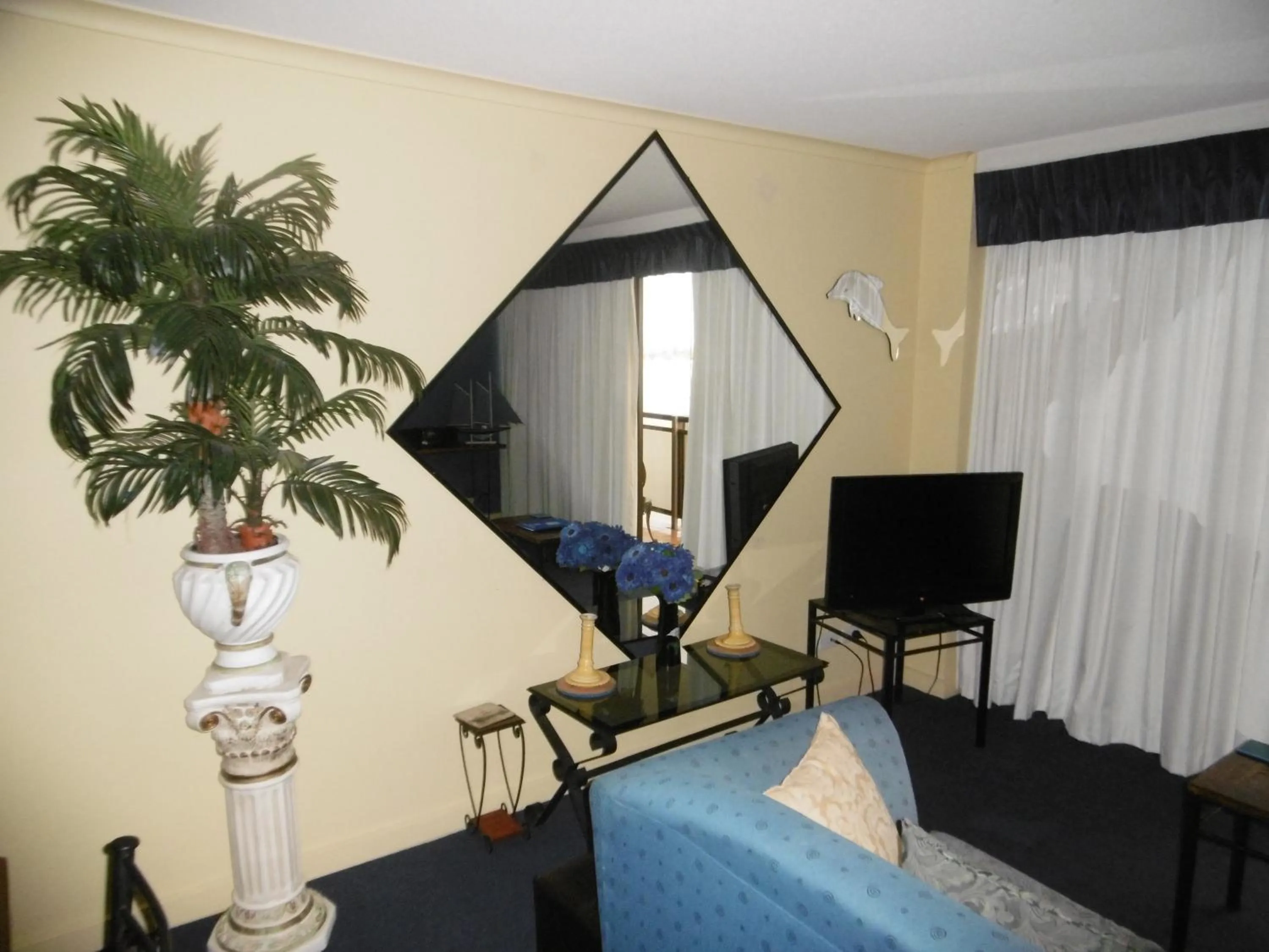 Decorative detail, Bed in Trafalgar Towers