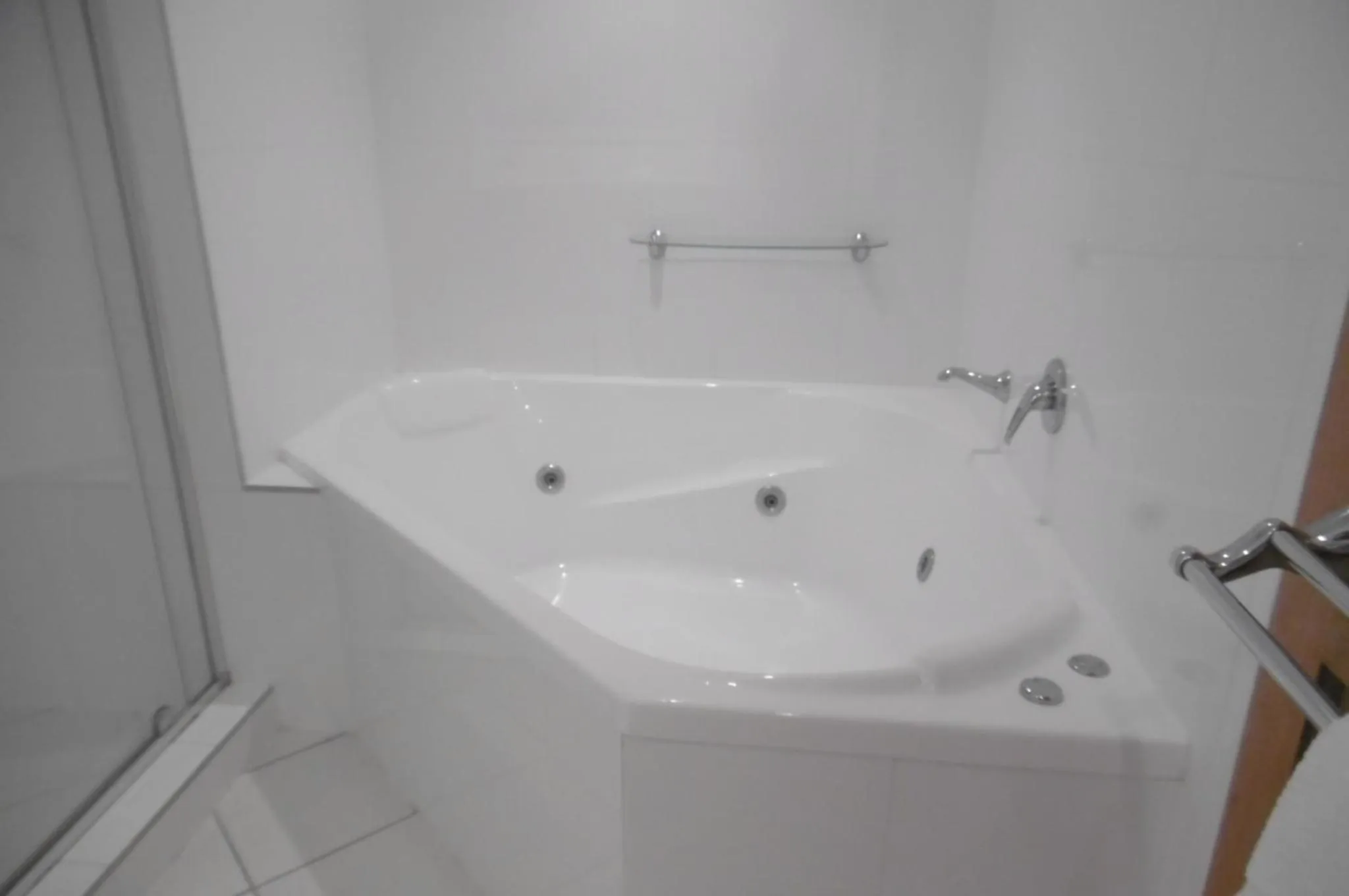 Bathroom in Trafalgar Towers