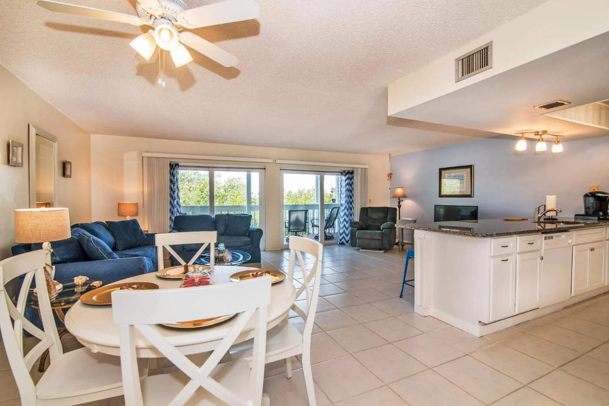 Dining area in Intercoastal Beach Suite