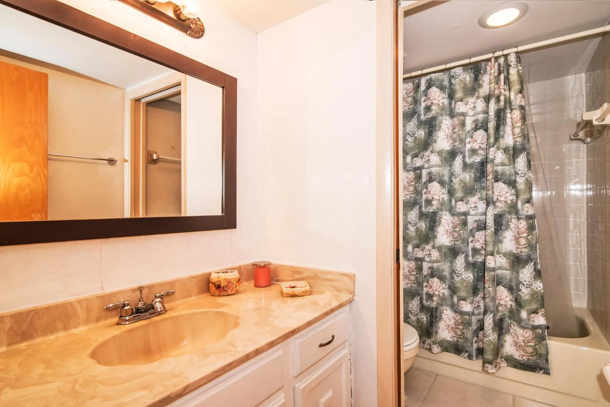 Bathroom in Intercoastal Beach Suite