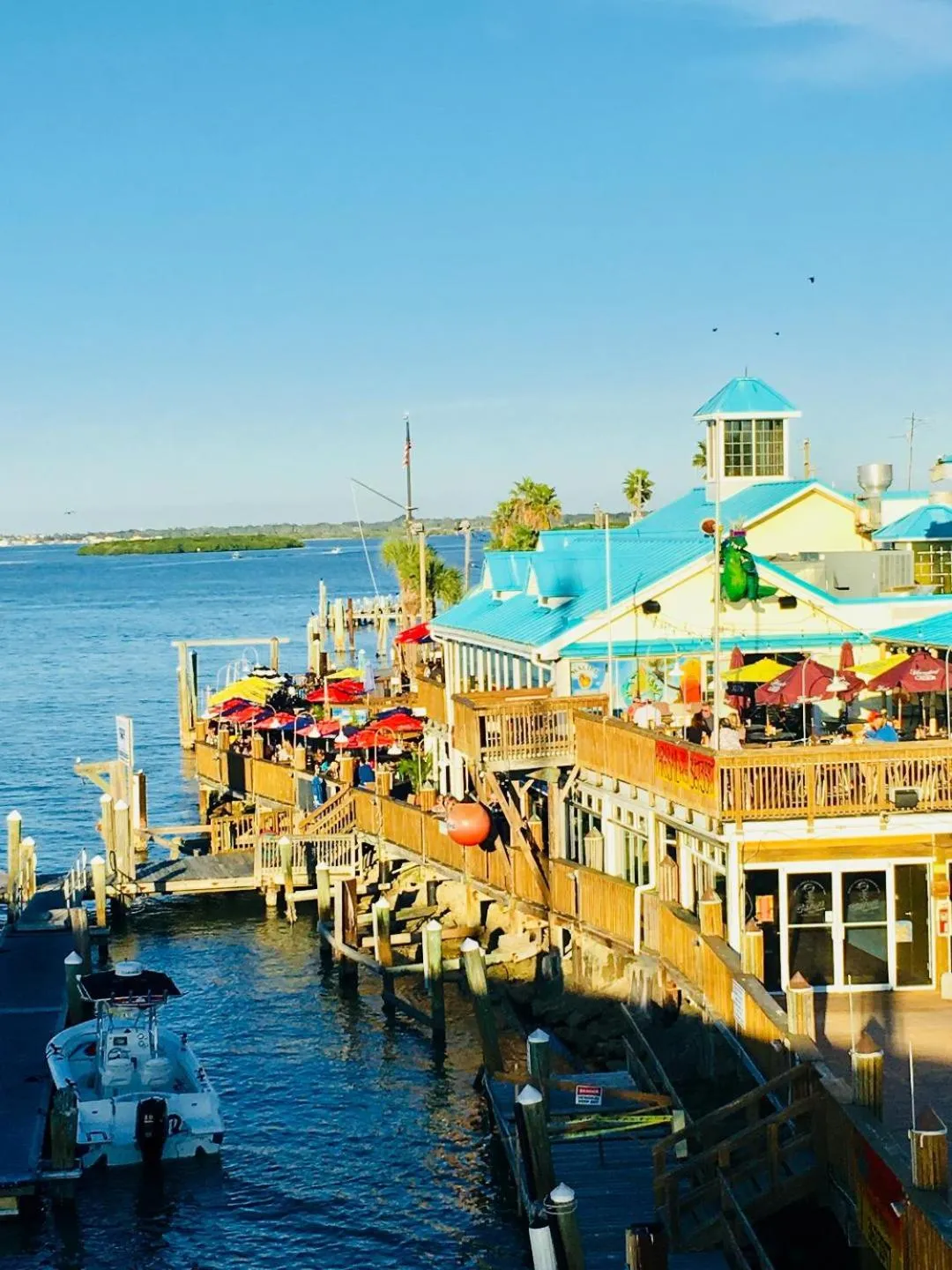 Restaurant/places to eat in Intercoastal Beach Suite