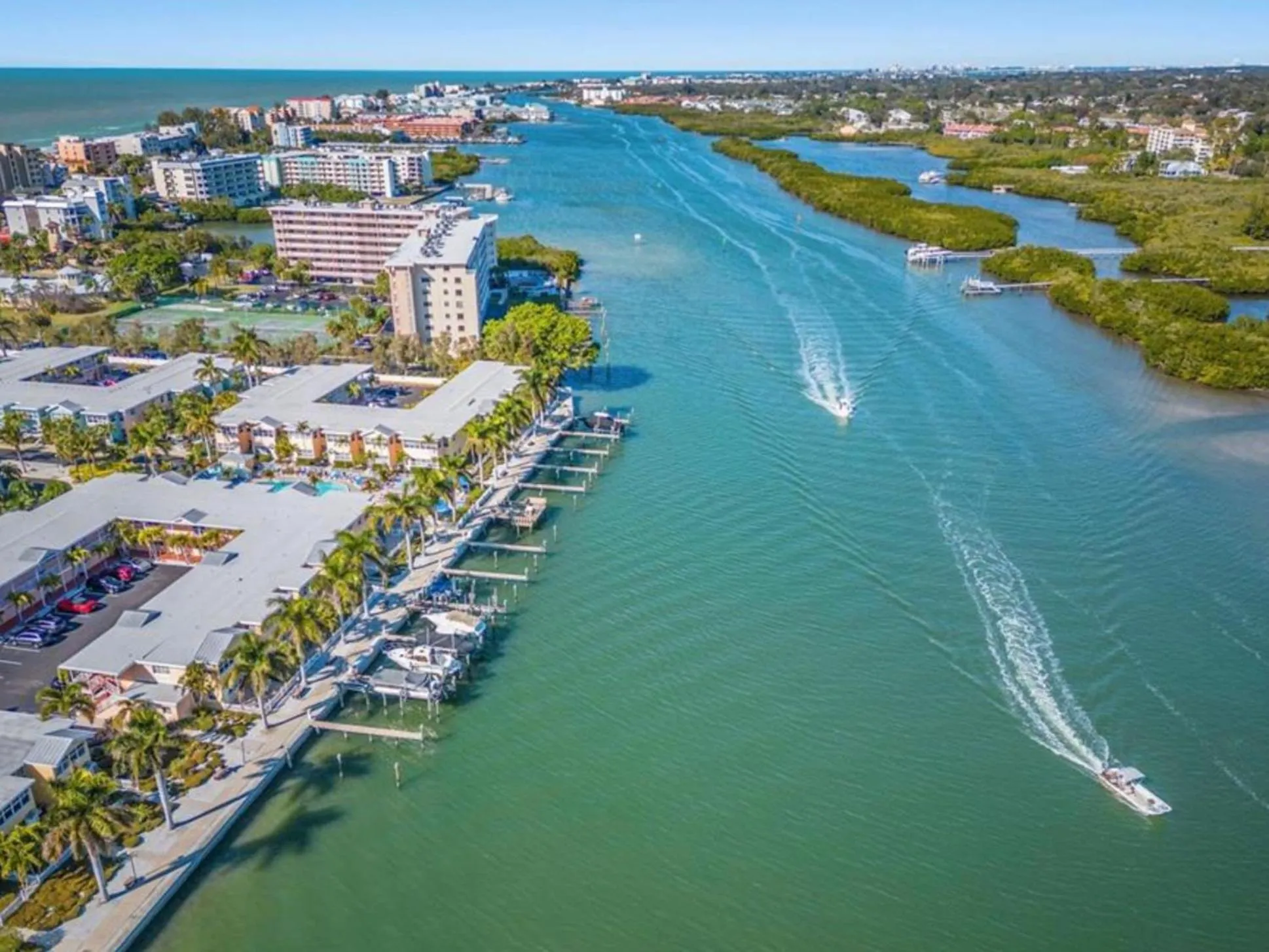 Neighbourhood in Intercoastal Beach Suite