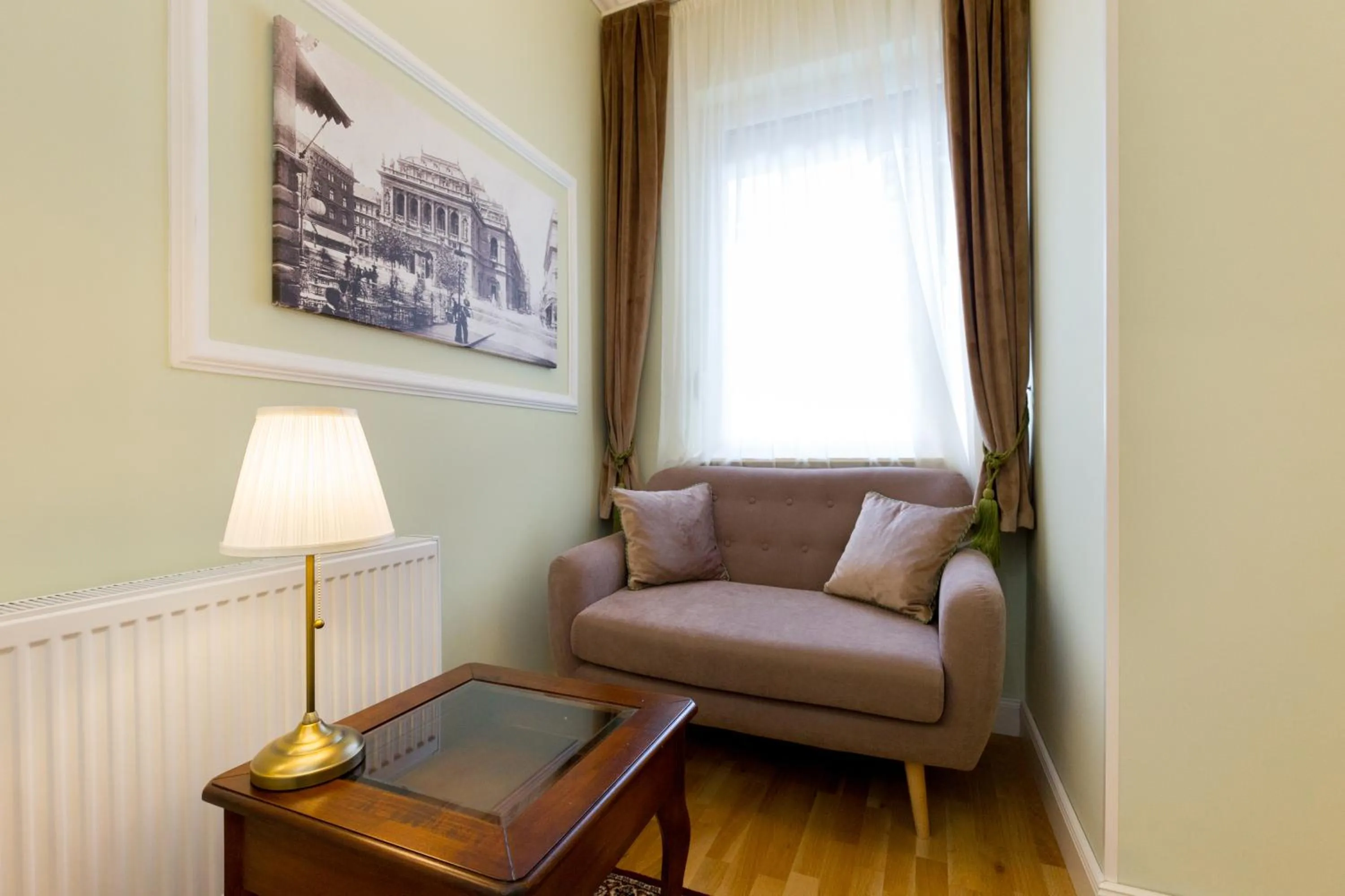 Living room in Roland Apartments
