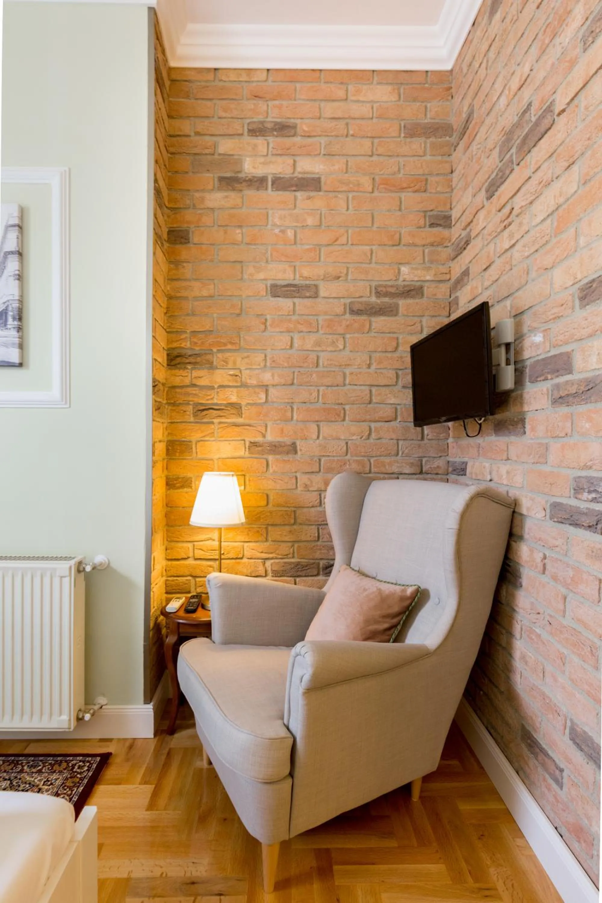 Living room in Roland Apartments
