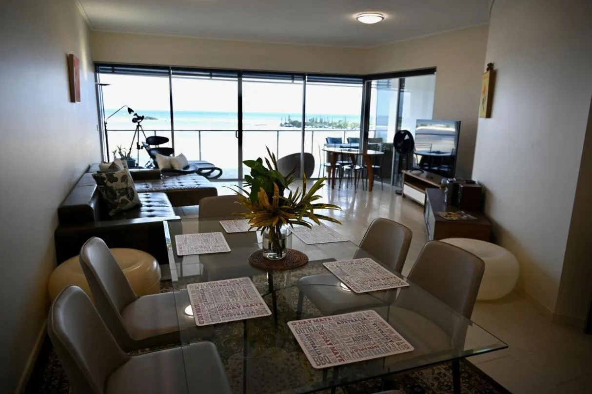 Living room in Waves Maroochy River