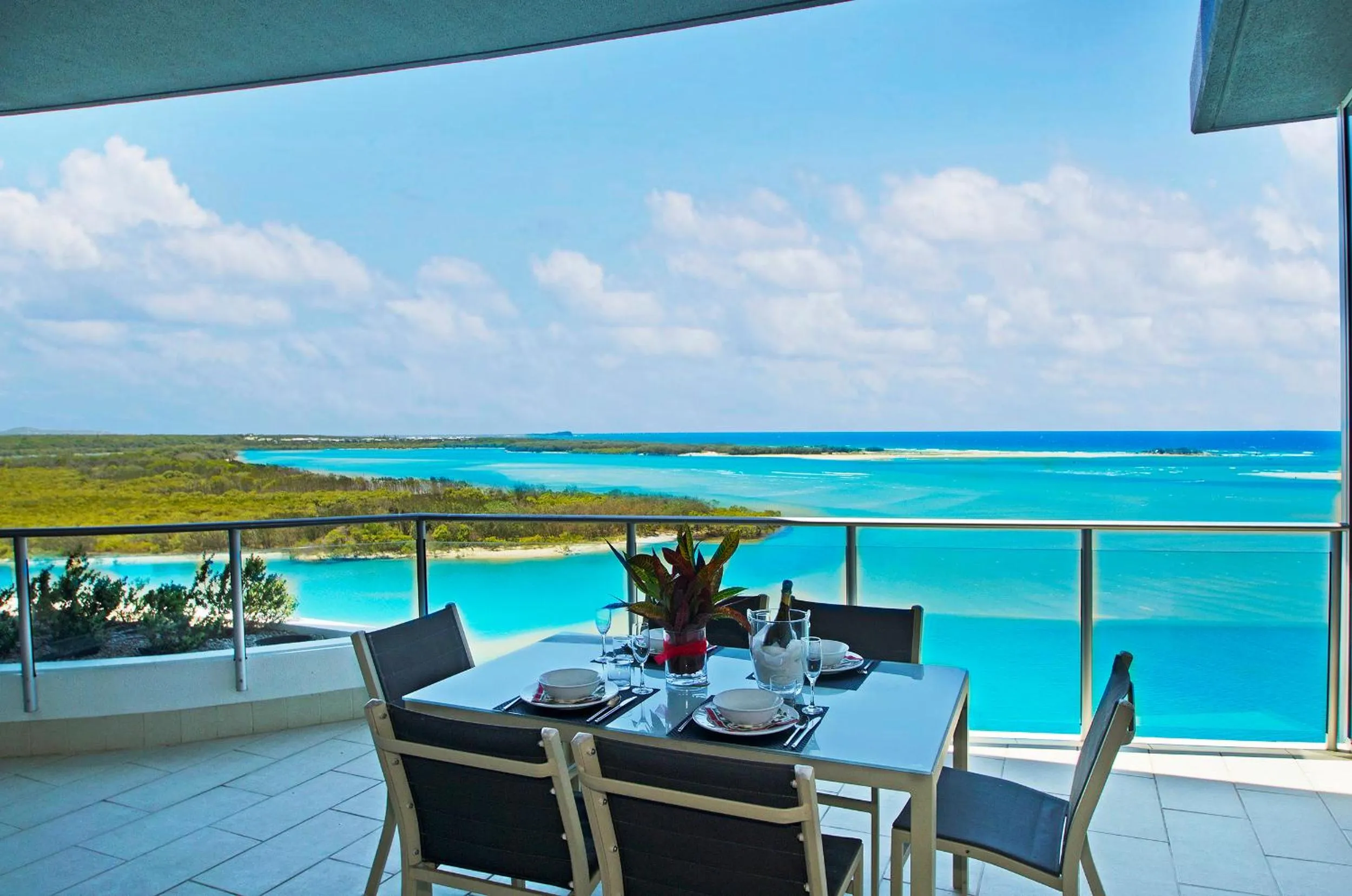 Balcony/Terrace in Waves Maroochy River