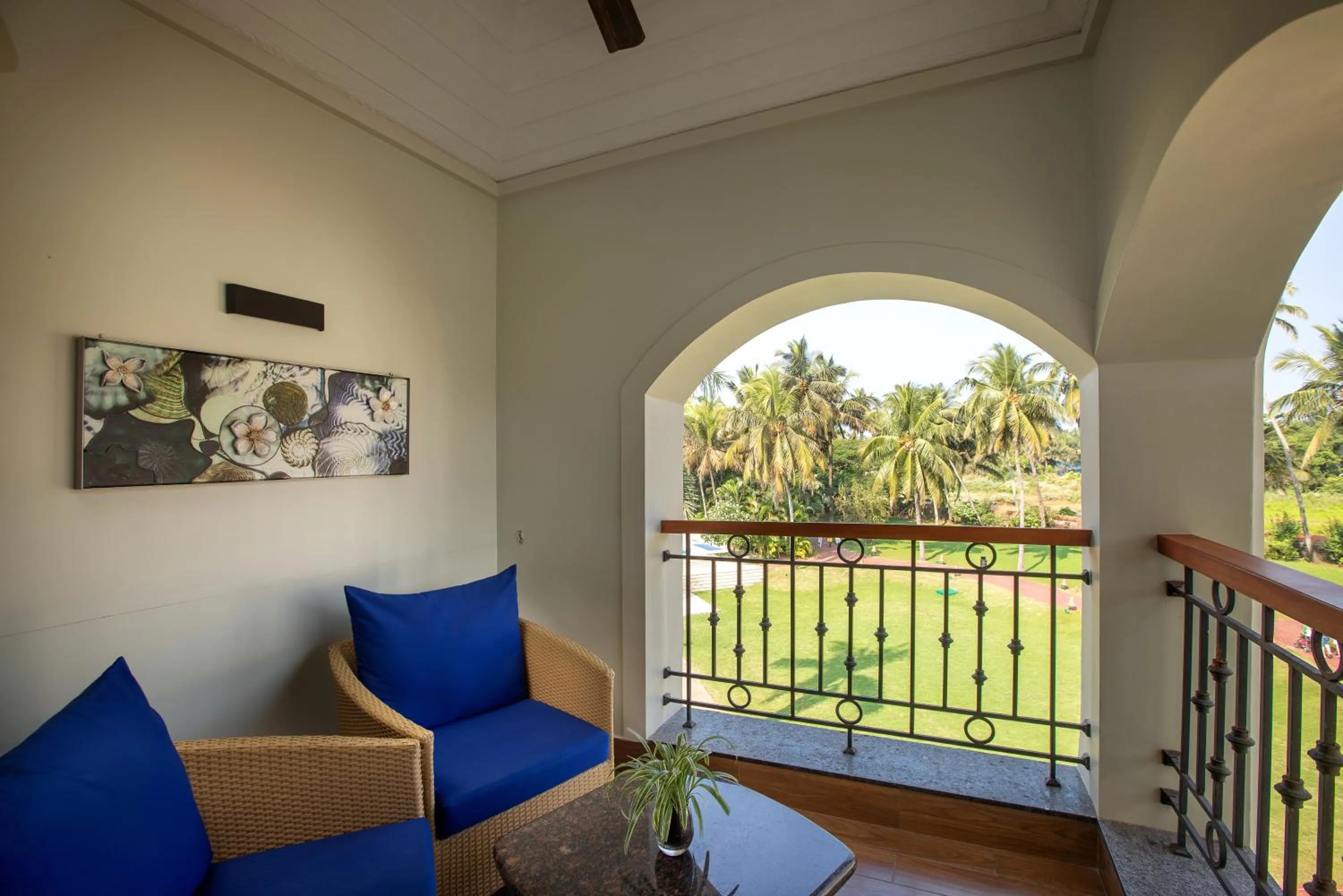 Bathroom in Kenilworth Resort & Spa, Goa