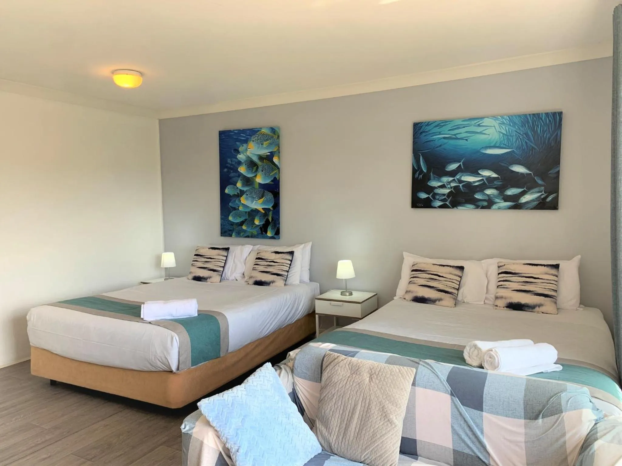 Bed in Broadwater Keys Holiday Apartments