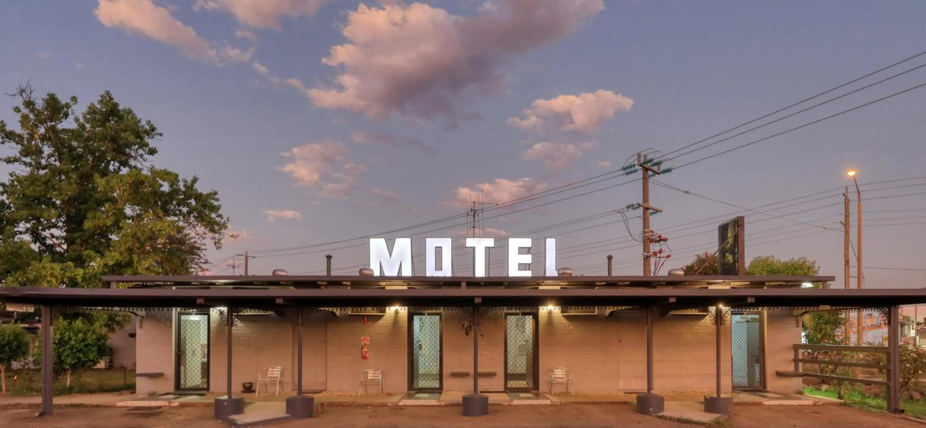 Property building in Rose City Motor Inn