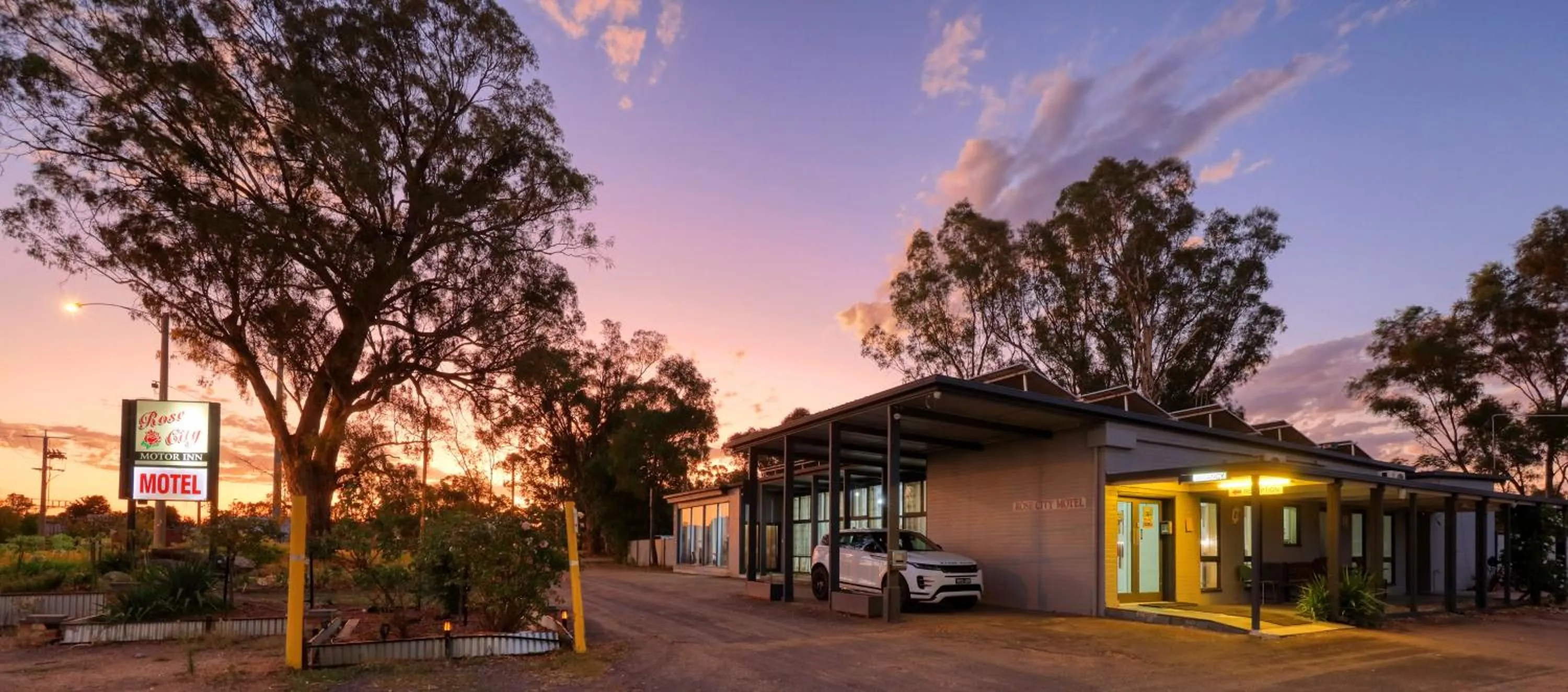 Sunset in Rose City Motor Inn