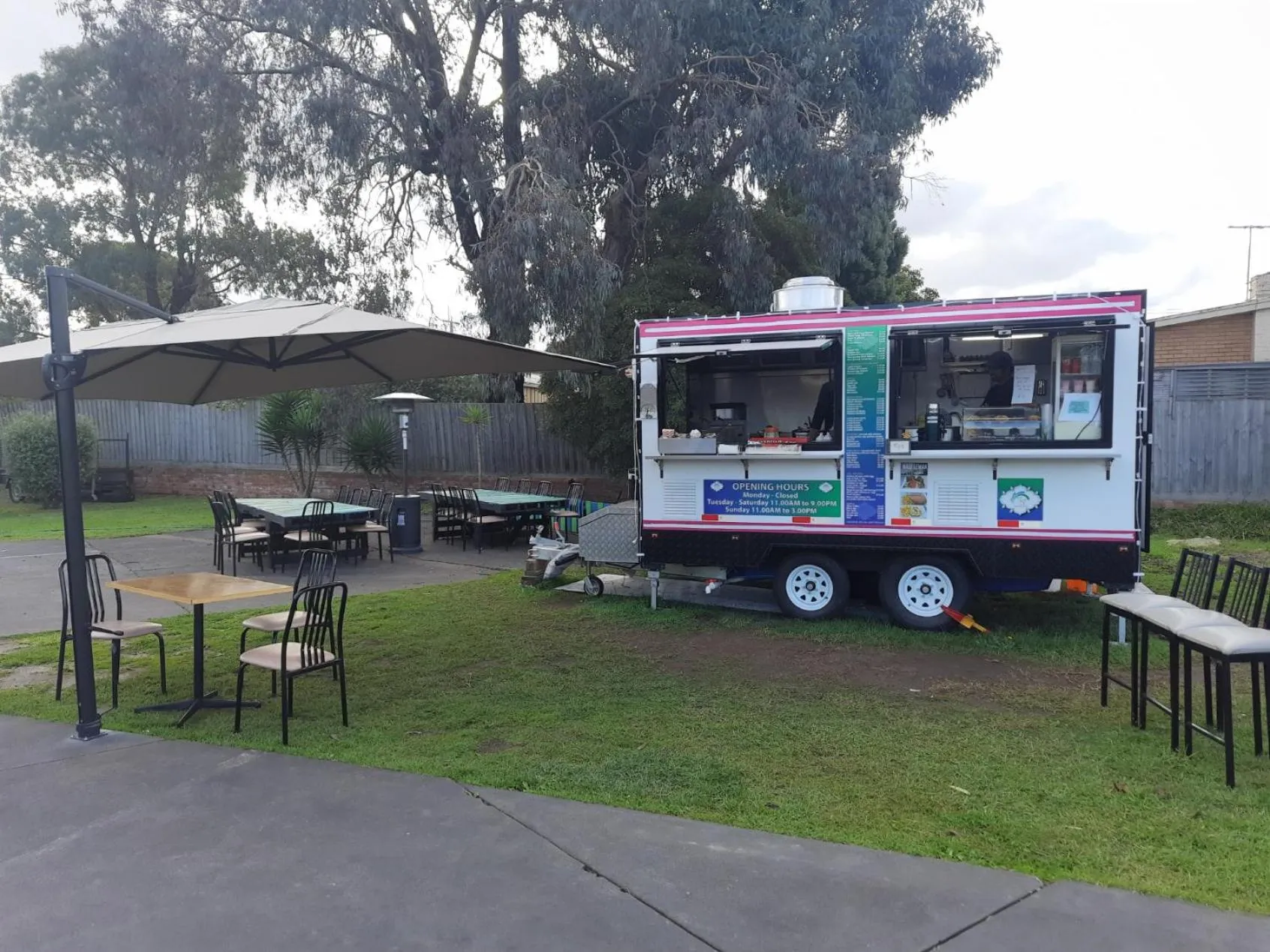 Restaurant/places to eat in Abbotswood Motor Inn