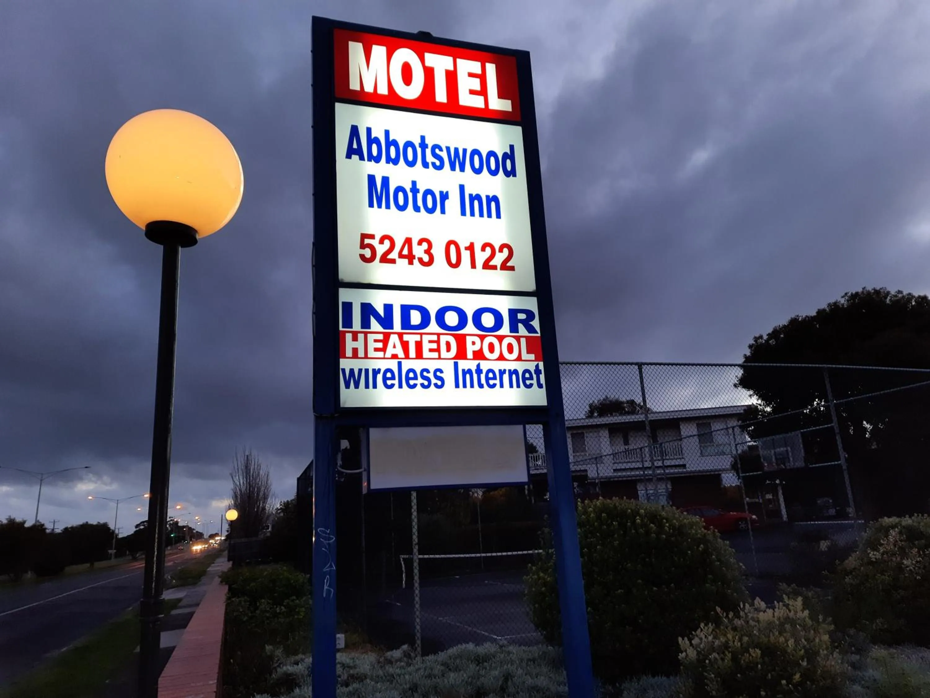 Property building in Abbotswood Motor Inn