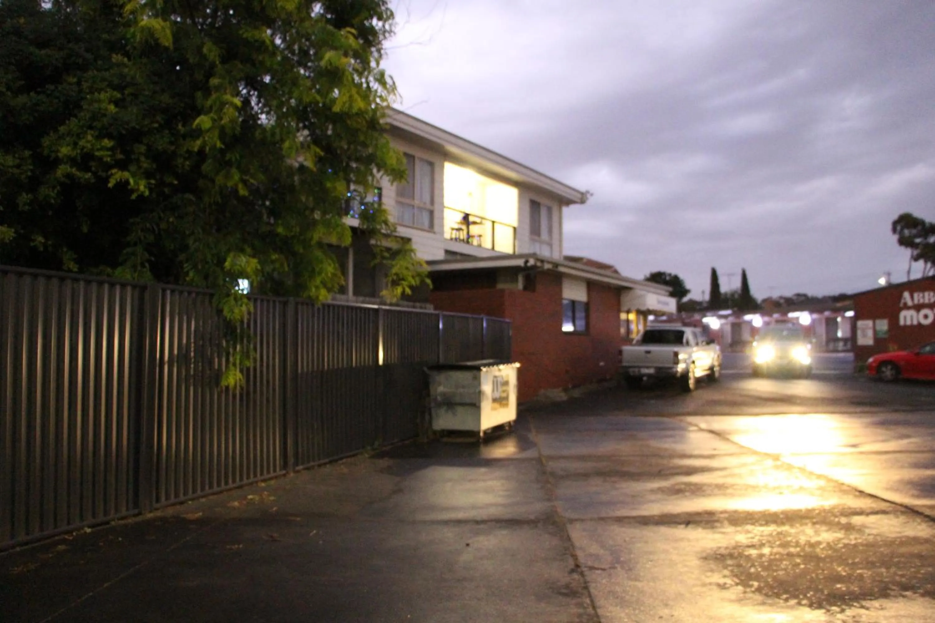 Property building in Abbotswood Motor Inn