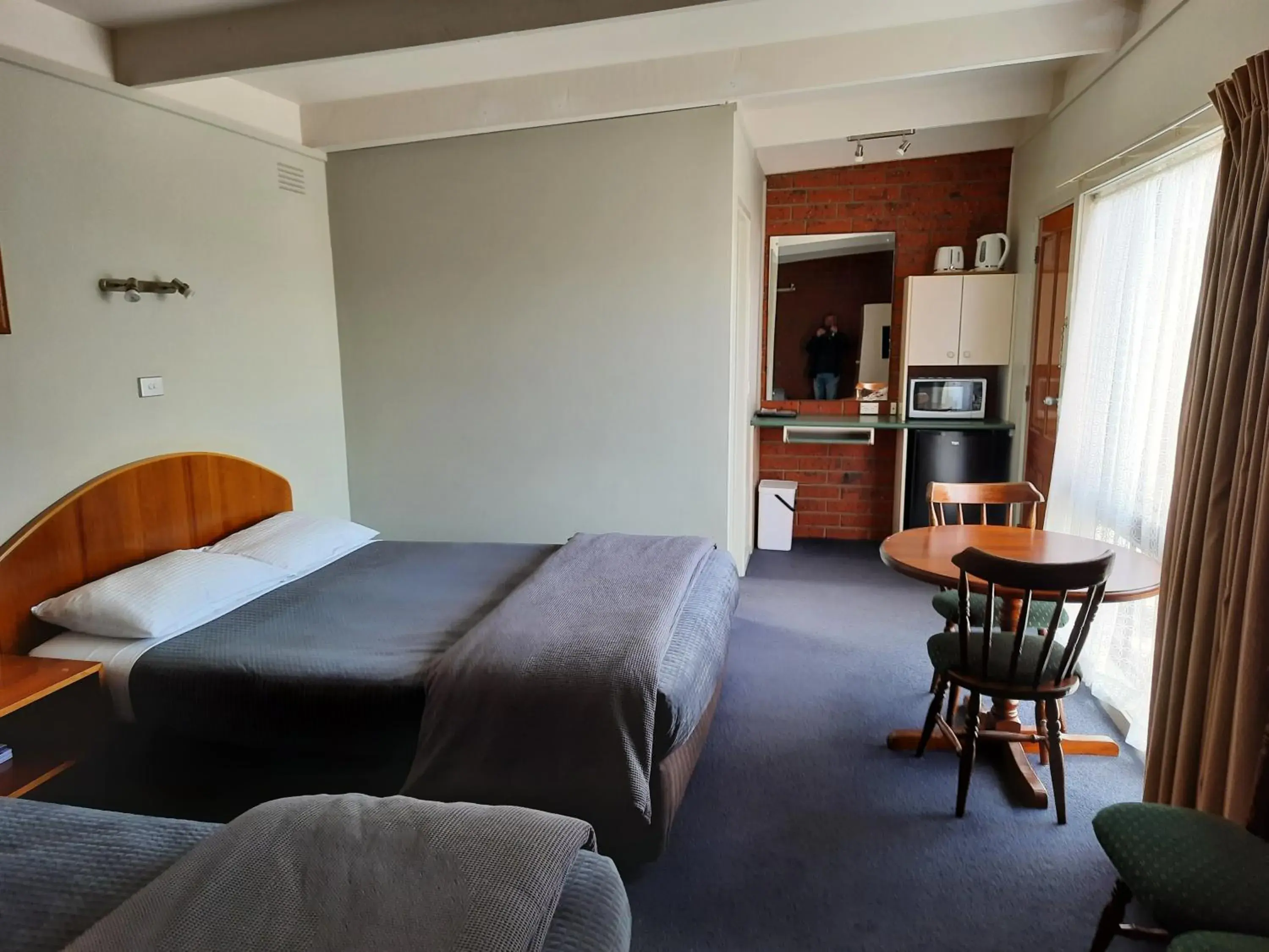 Bed in Abbotswood Motor Inn Bed in Abbotswood Motor Inn