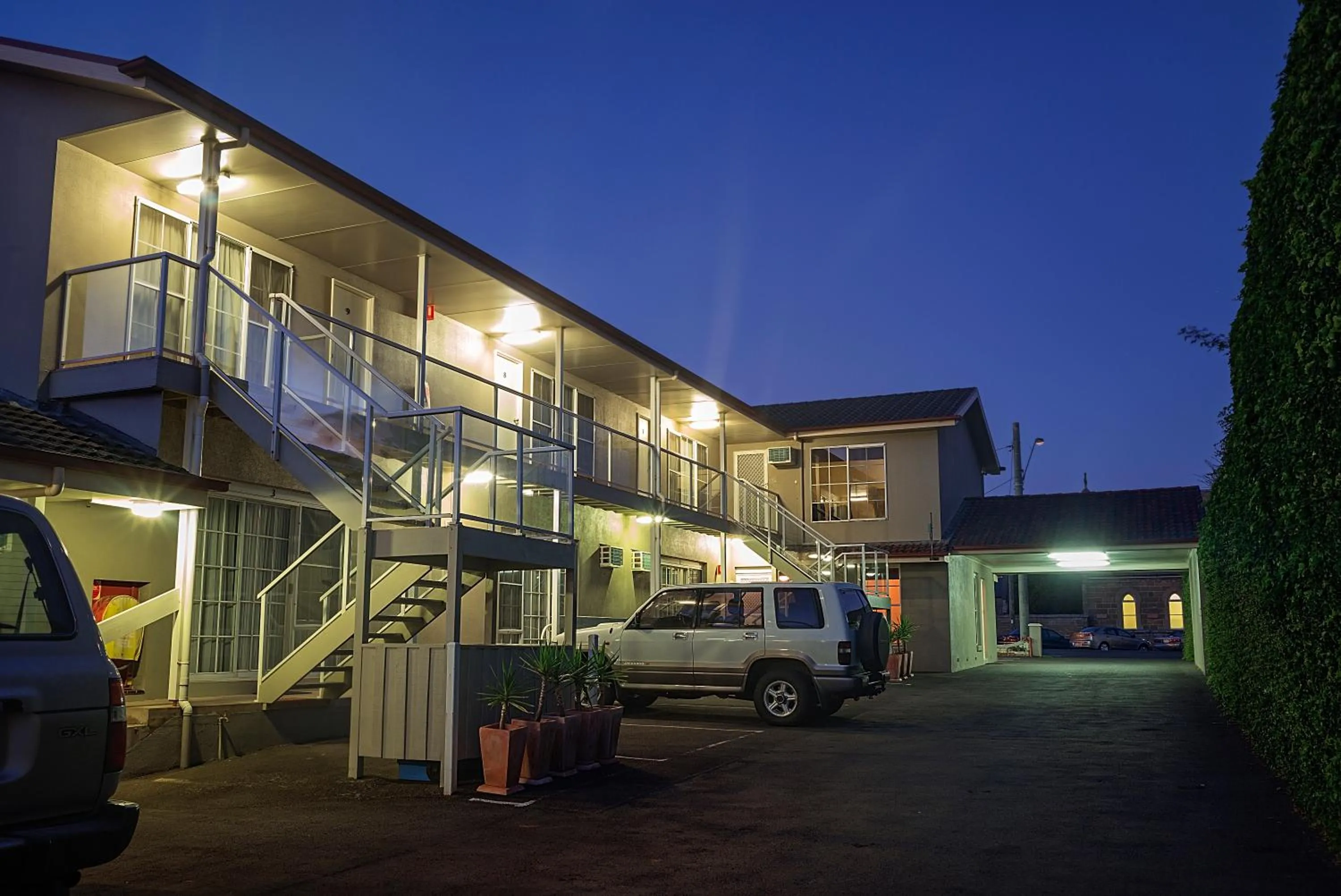 Property building in Redwood Manor Motel Apartments