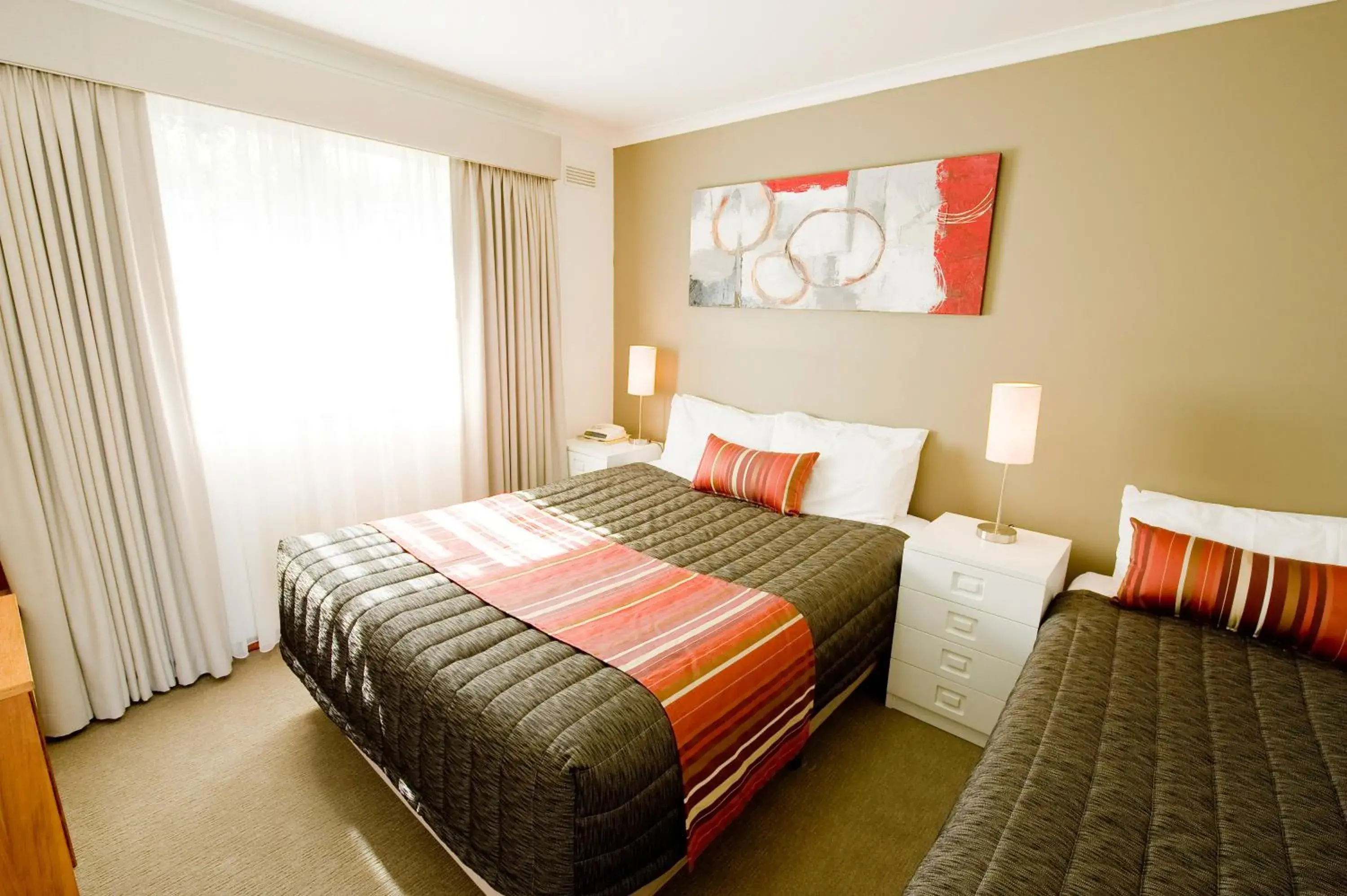 One-Bedroom Apartment in Redwood Manor Motel Apartments One-Bedroom Apartment in Redwood Manor Motel Apartments