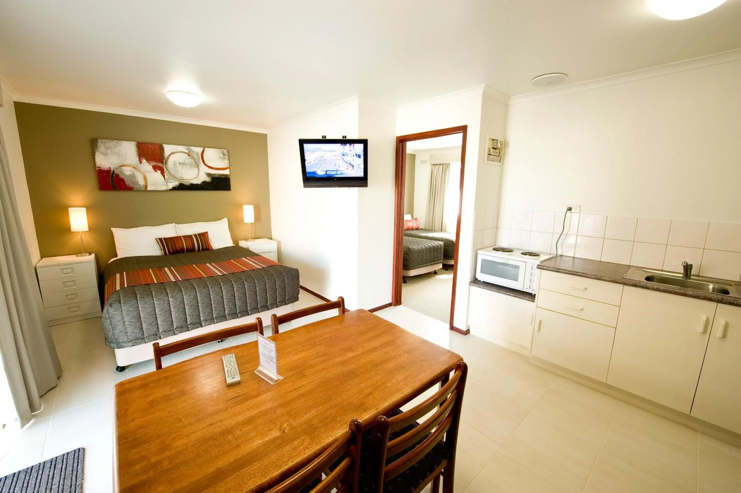 Photo of the whole room in Redwood Manor Motel Apartments