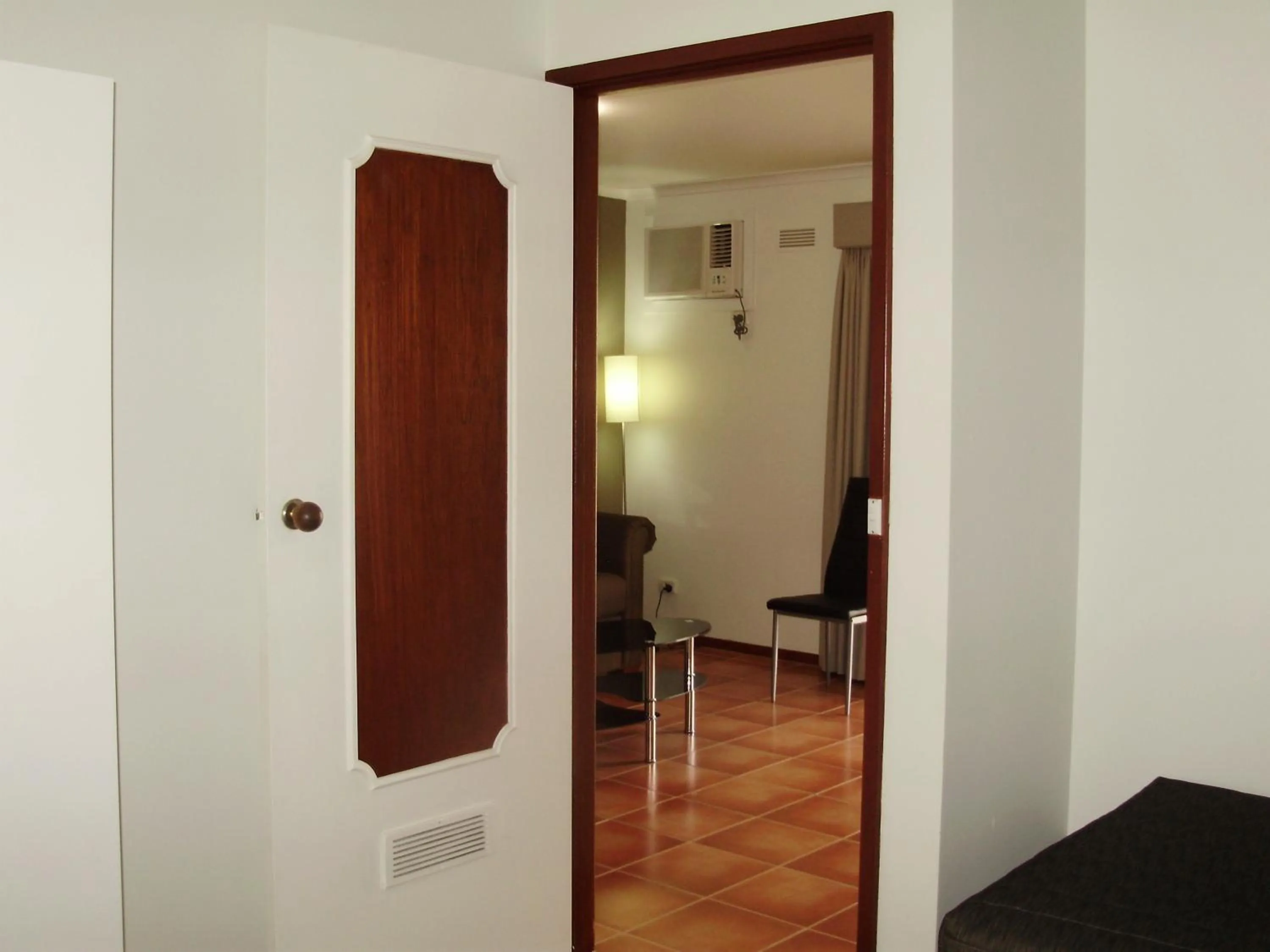 Decorative detail in Redwood Manor Motel Apartments