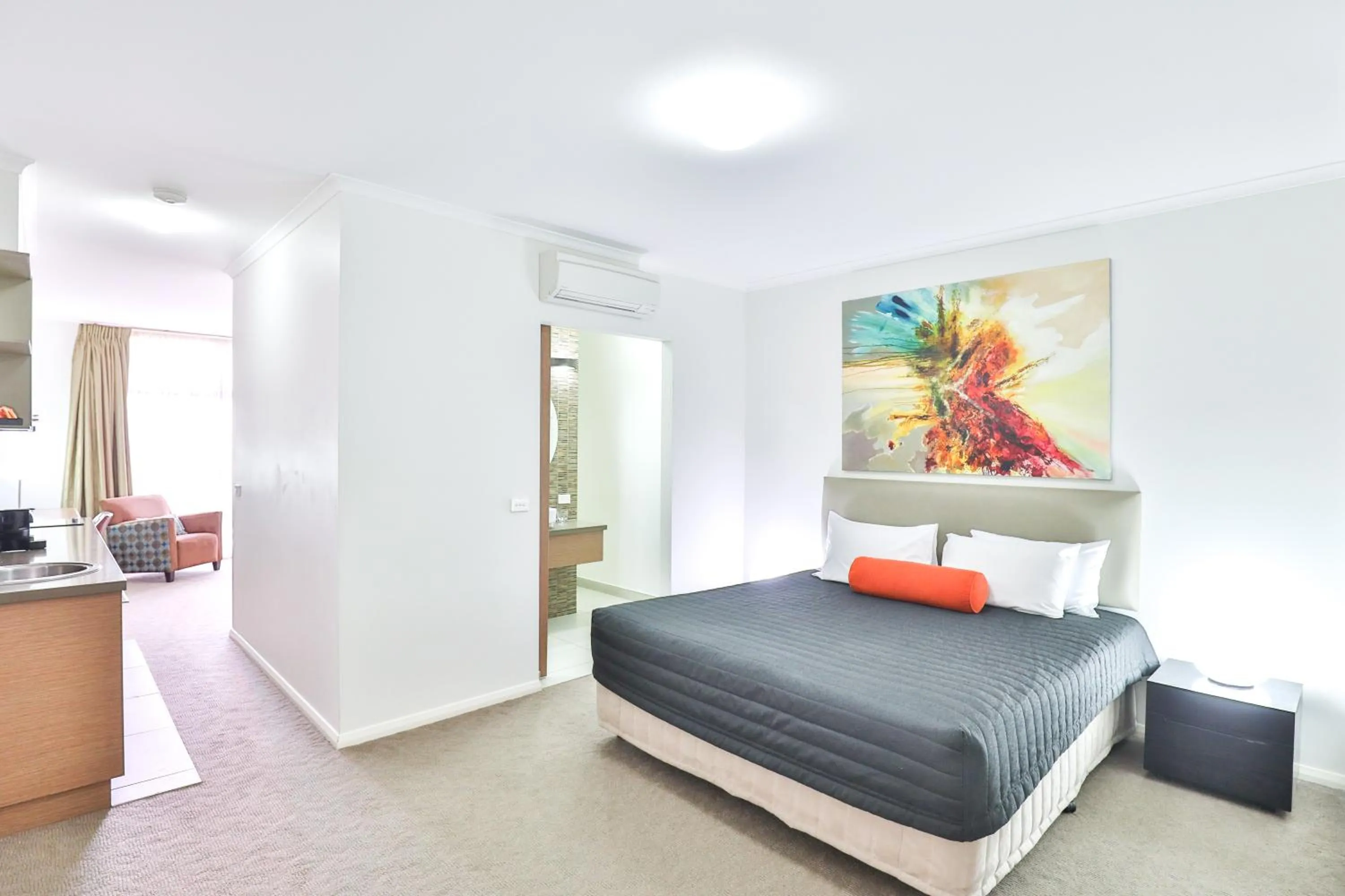 Bed in Indulge Apartments - Ontario