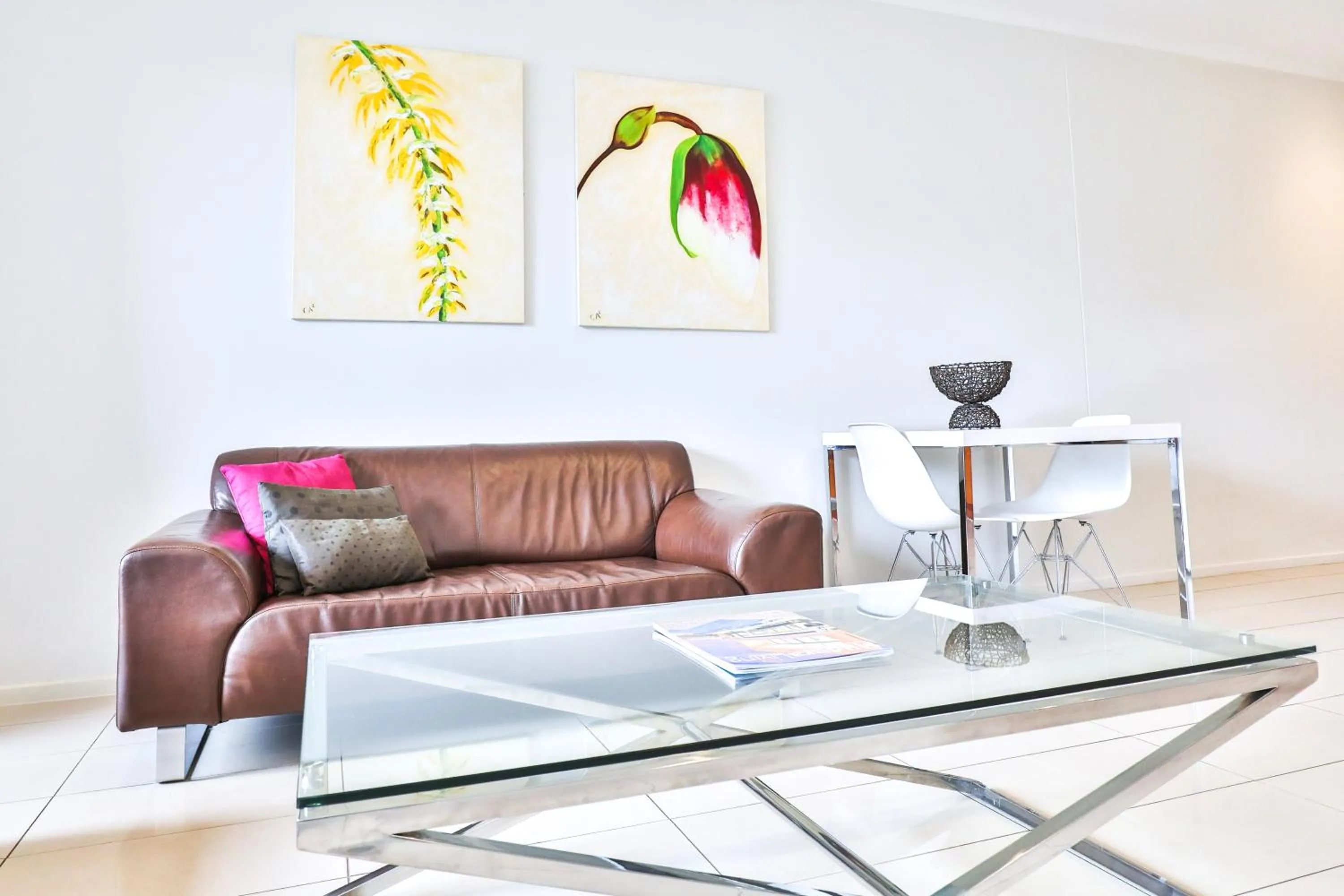 Living room in Indulge Apartments - Langtree