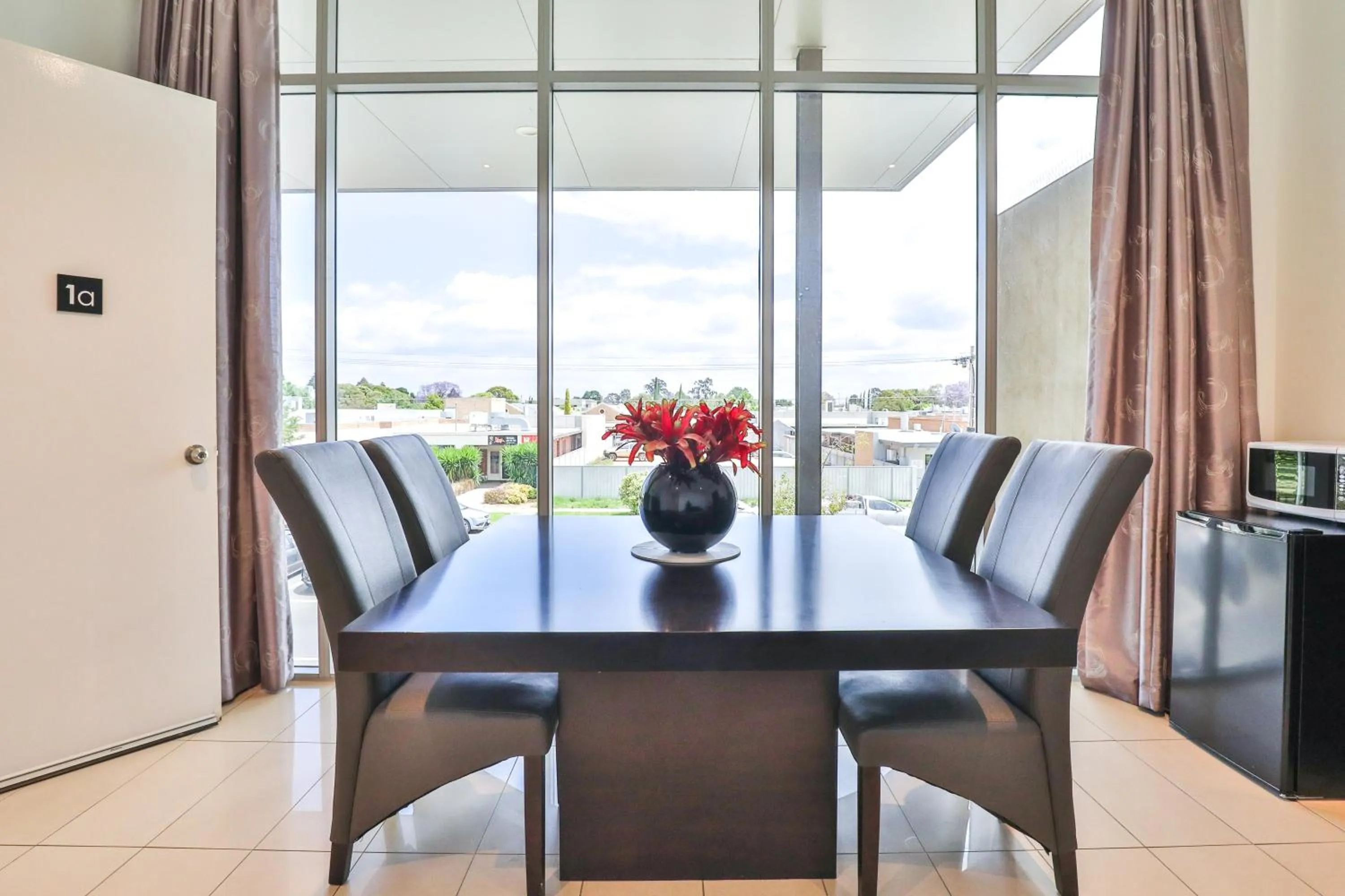 Seating area in Indulge Apartments - Langtree