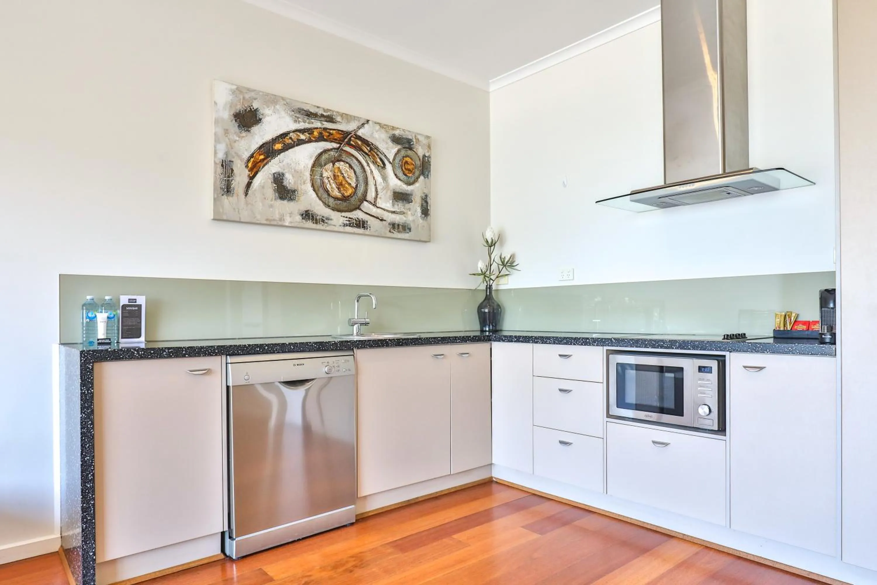Kitchen or kitchenette in Indulge Apartments - Langtree