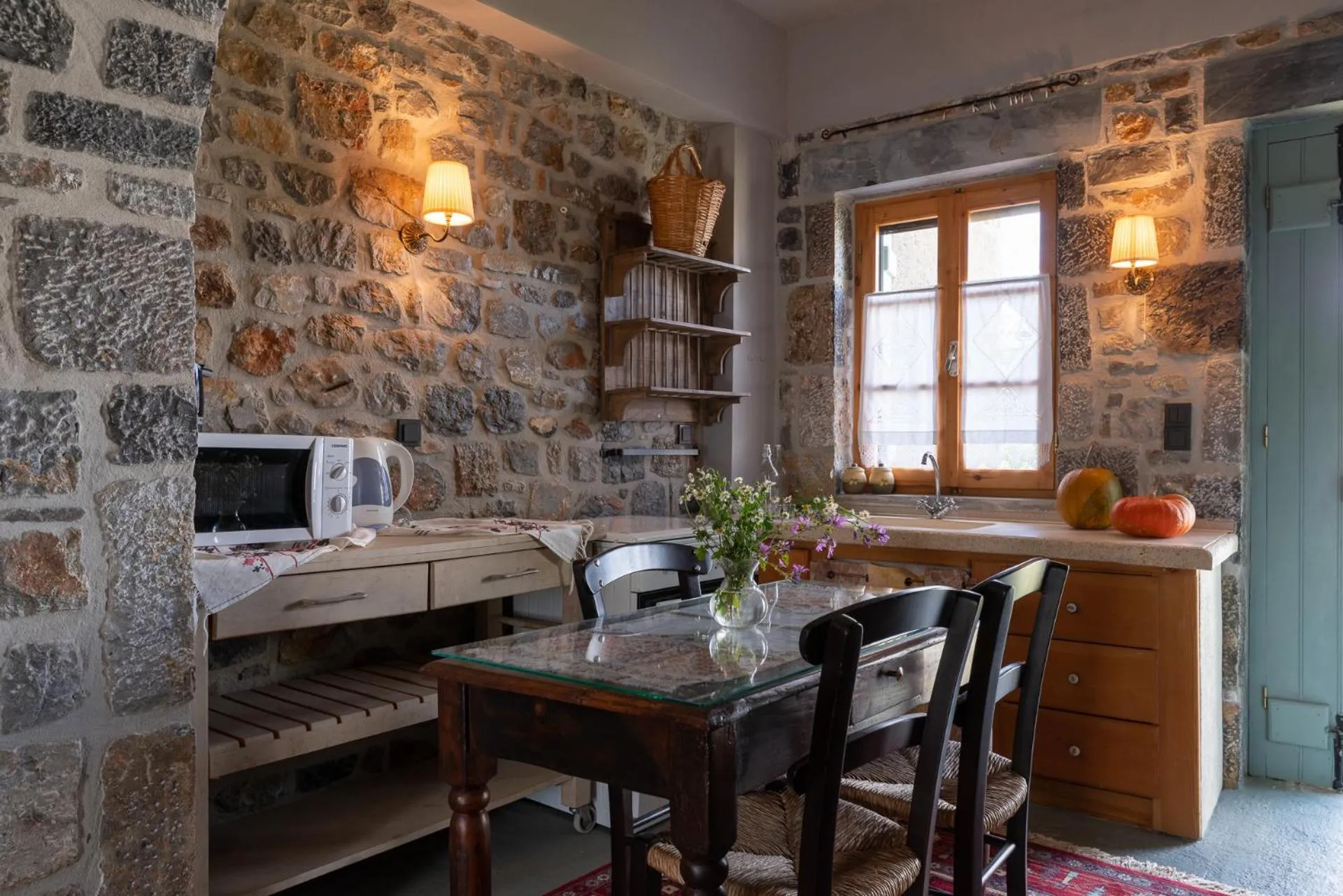 Kitchen or kitchenette in Vasilikata
