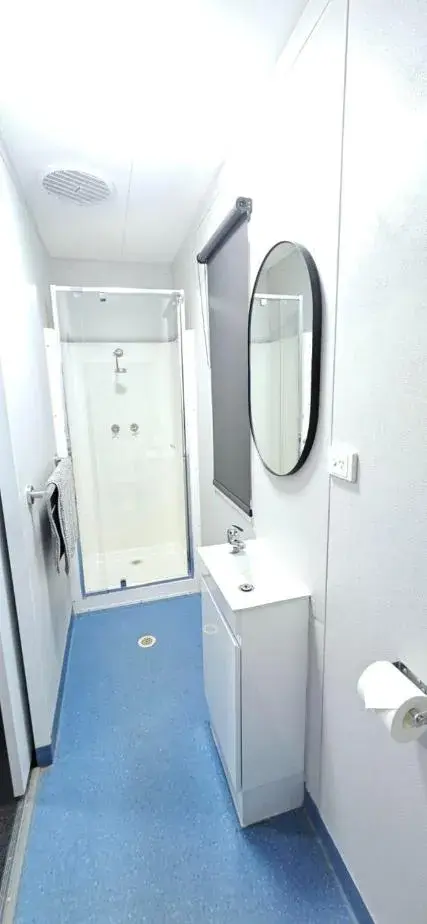 Double or Twin Room with Bathroom in Drummond Cove Holiday Park Double or Twin Room with Bathroom in Drummond Cove Holiday Park