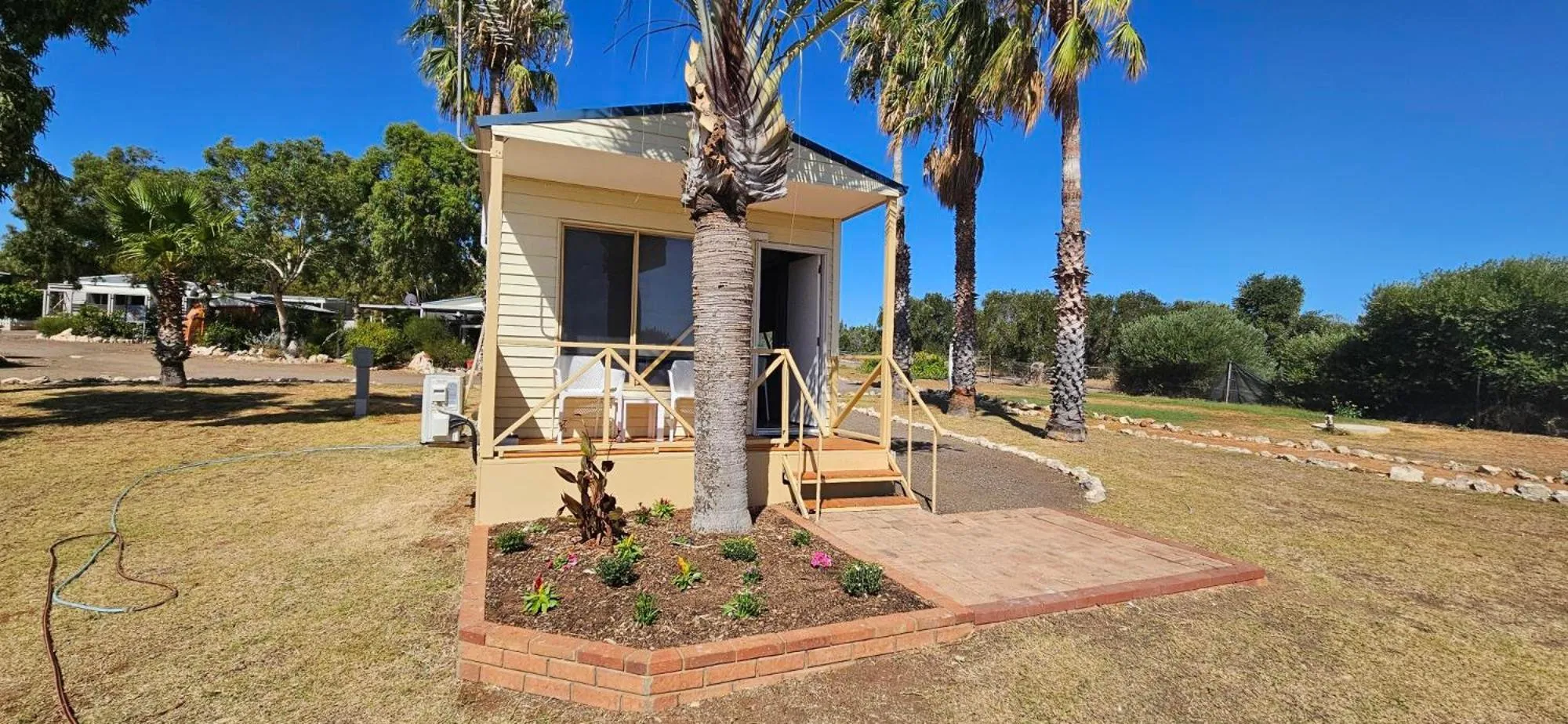Property building in Drummond Cove Holiday Park