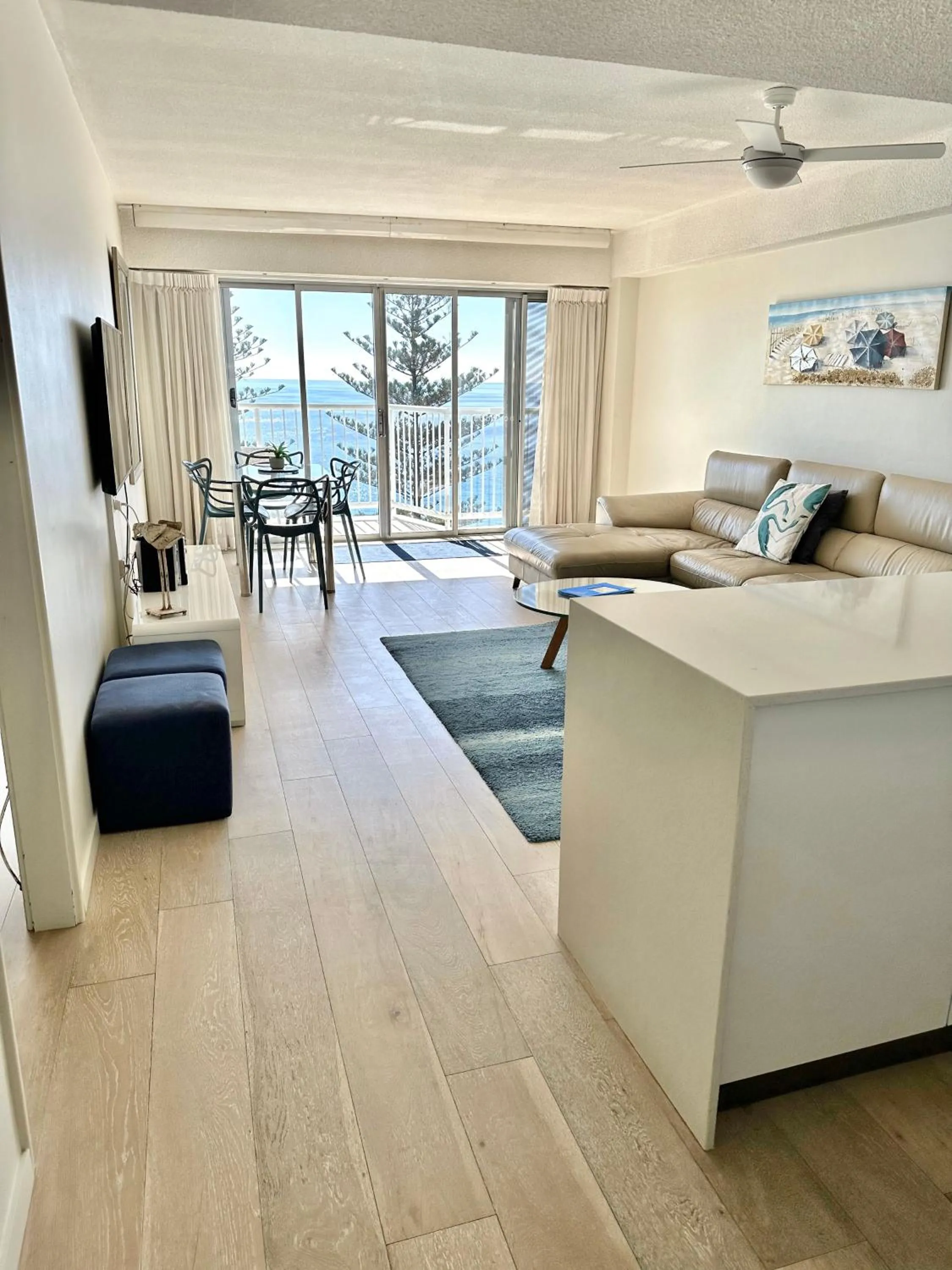 Living room, Bed in Hillhaven Holiday Apartments