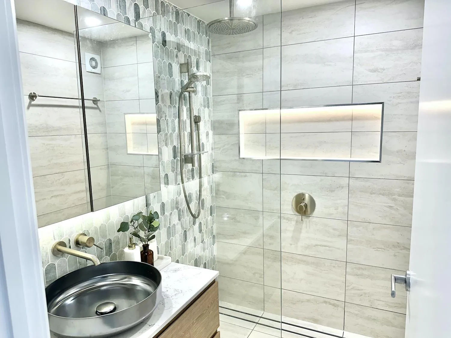 Bathroom in Hillhaven Holiday Apartments