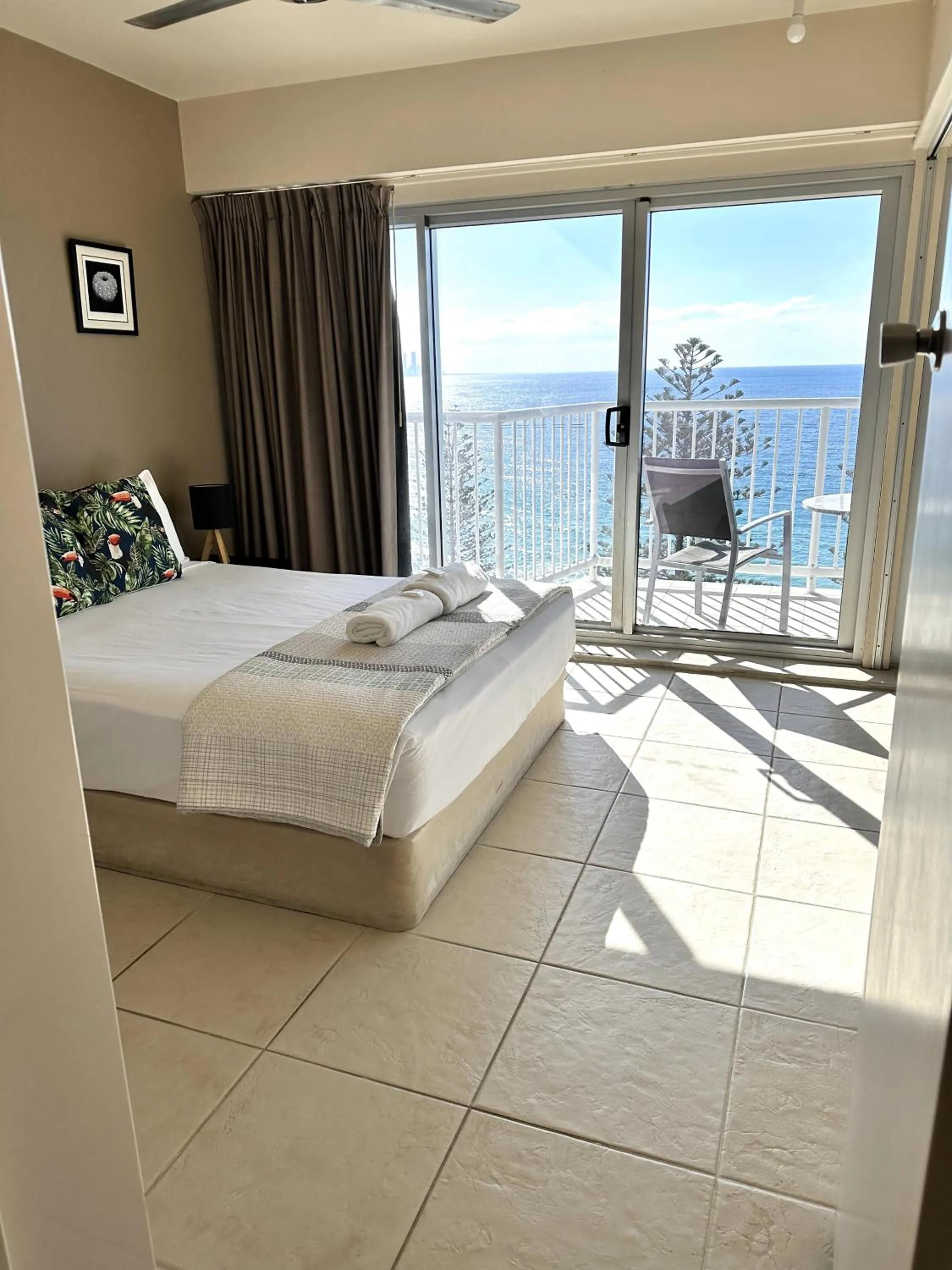 Bedroom, Bed in Hillhaven Holiday Apartments